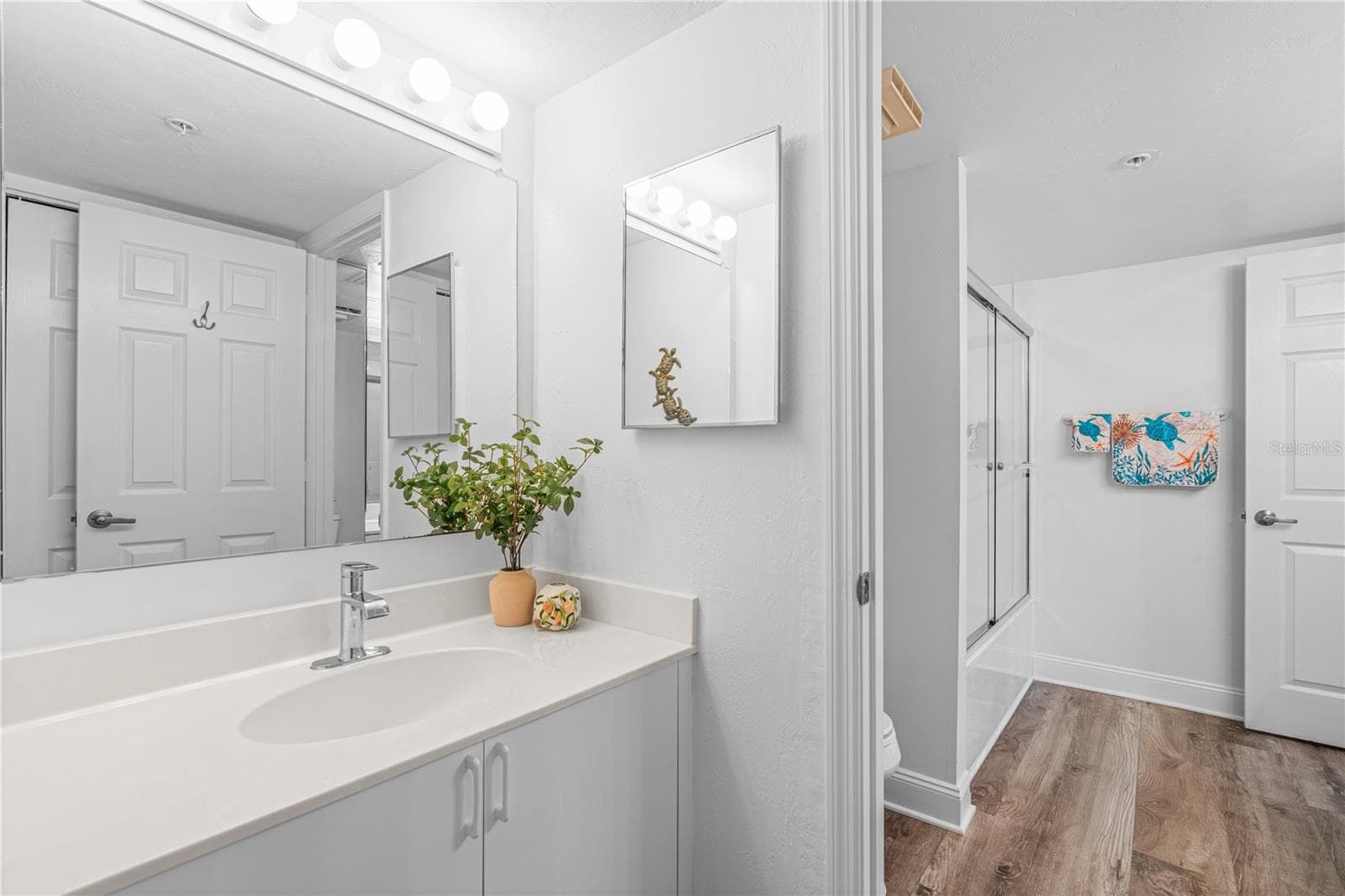 Guest Bath with 2 entrys - 2967 S ATLANTIC AVE #903, DAYTONA BEACH SHORES