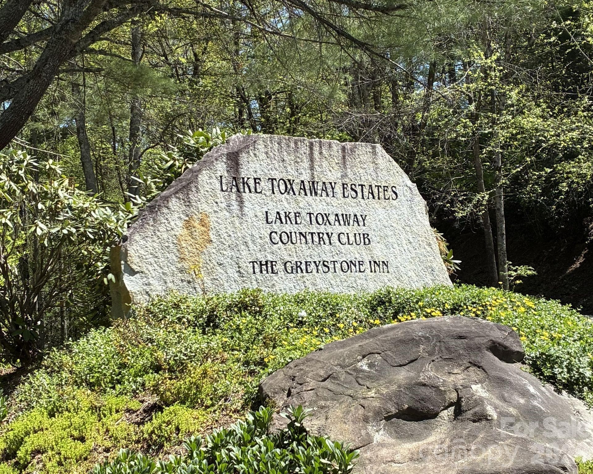 Lake Toxaway Entrance - Lake Toxaway