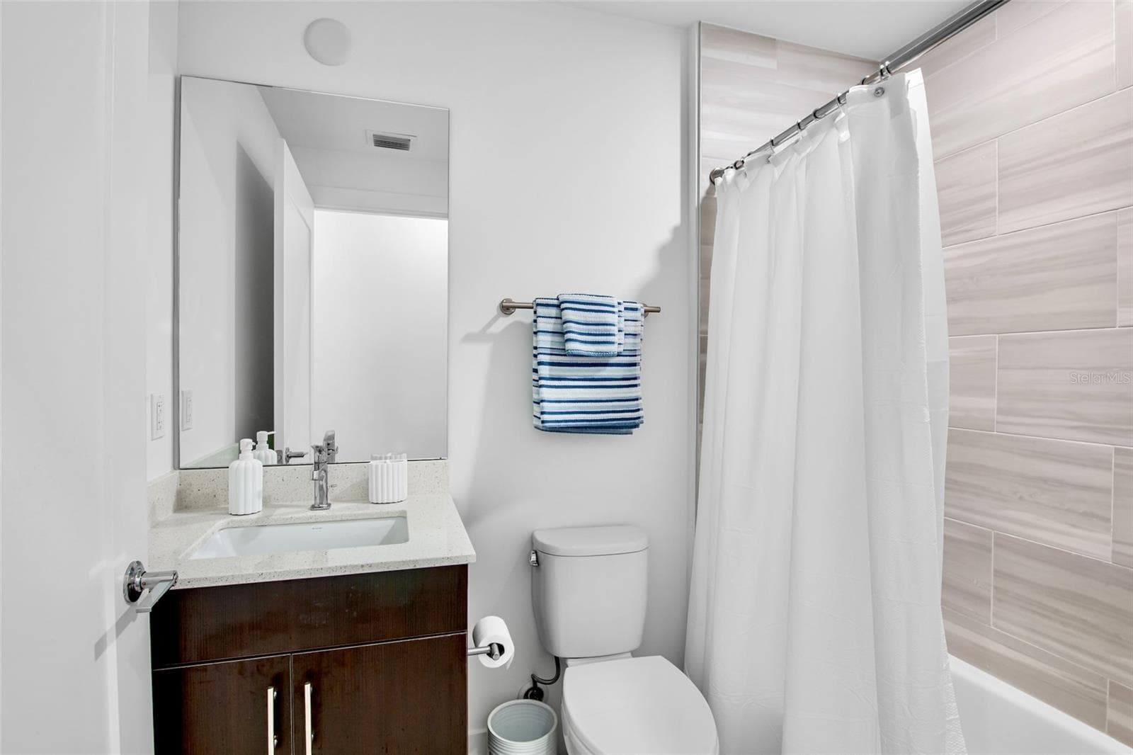 Condominium at 1709 N TAMIAMI TRL #416, SARASOTA, photo 25 of 40