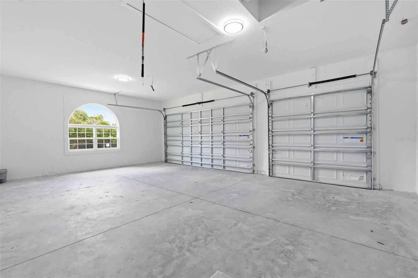 Oversized 3-Car Garage - 421 W CHASE ST, HERNANDO