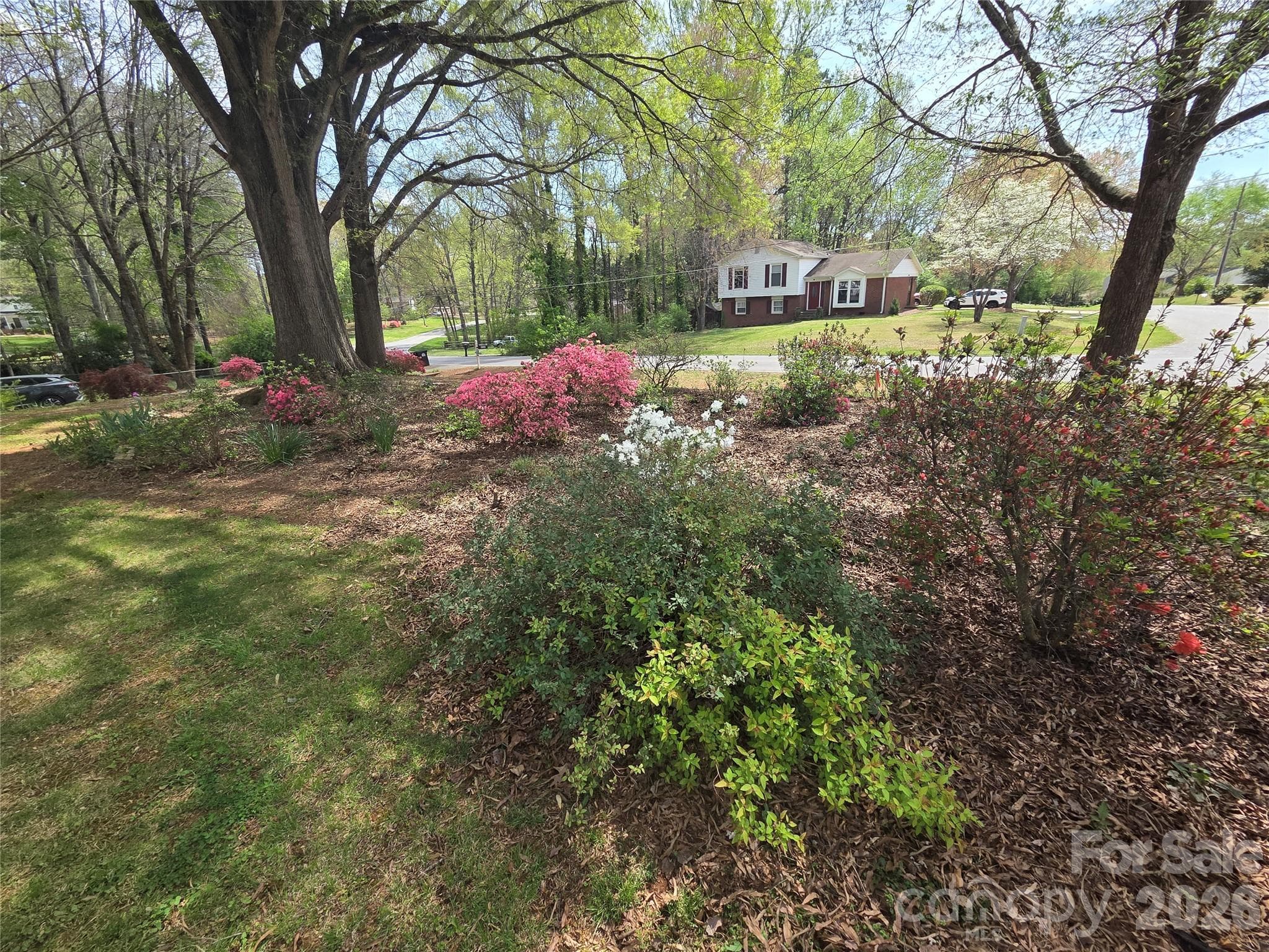 Single Family Residence at 4709 Oakwood Circle, Gastonia, photo 4 of 31