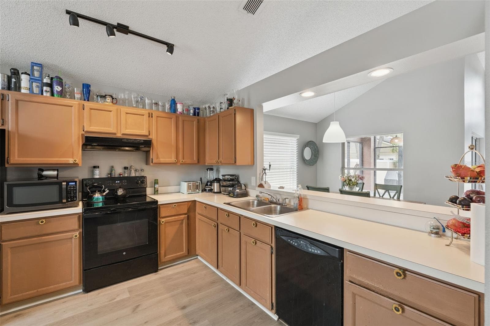 Single Family Residence at 4485 WEEPING WILLOW CIR, CASSELBERRY, photo 8 of 24