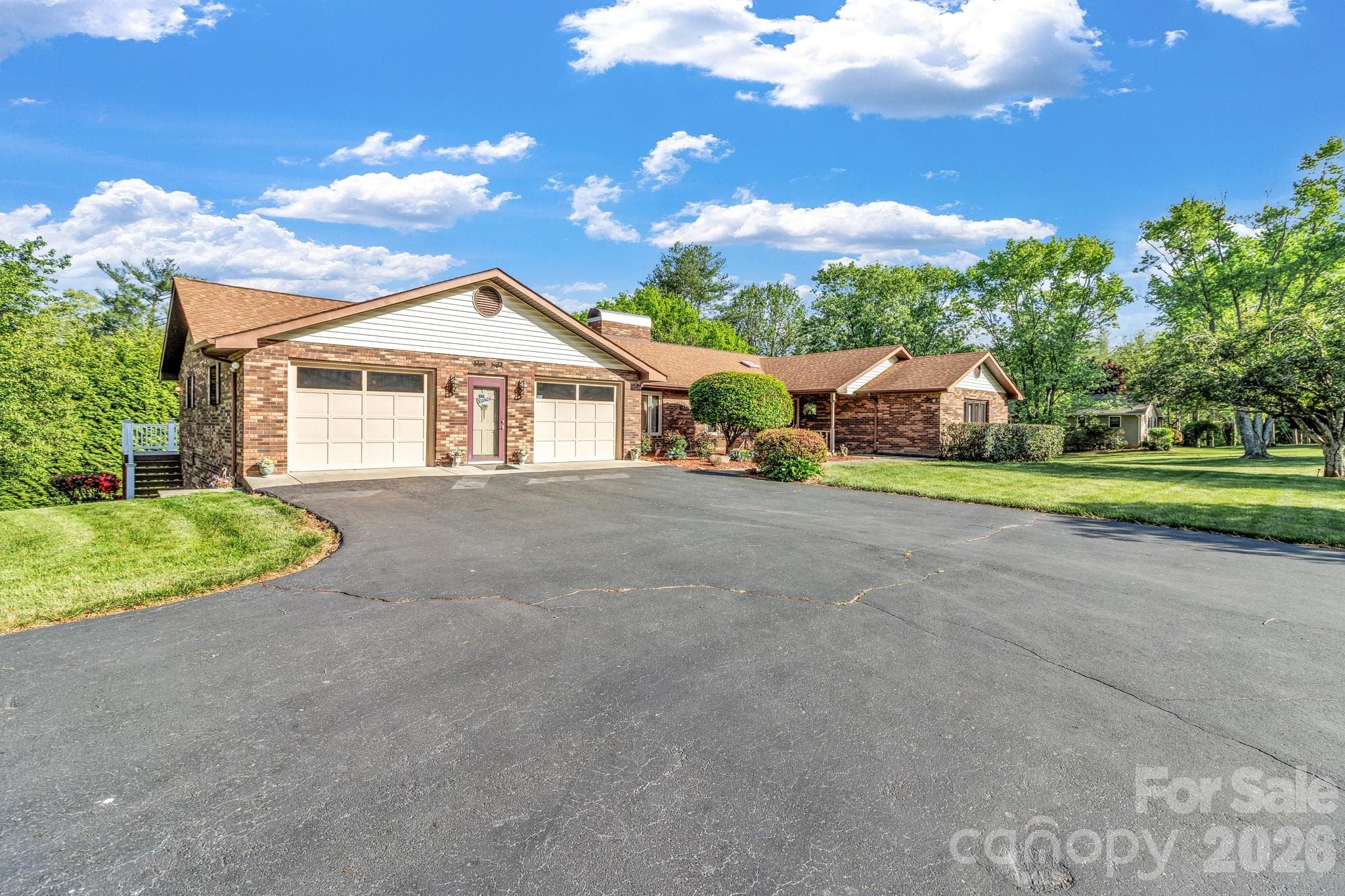 Single Family Residence at 218 Brown Road, Hendersonville, photo 2 of 48
