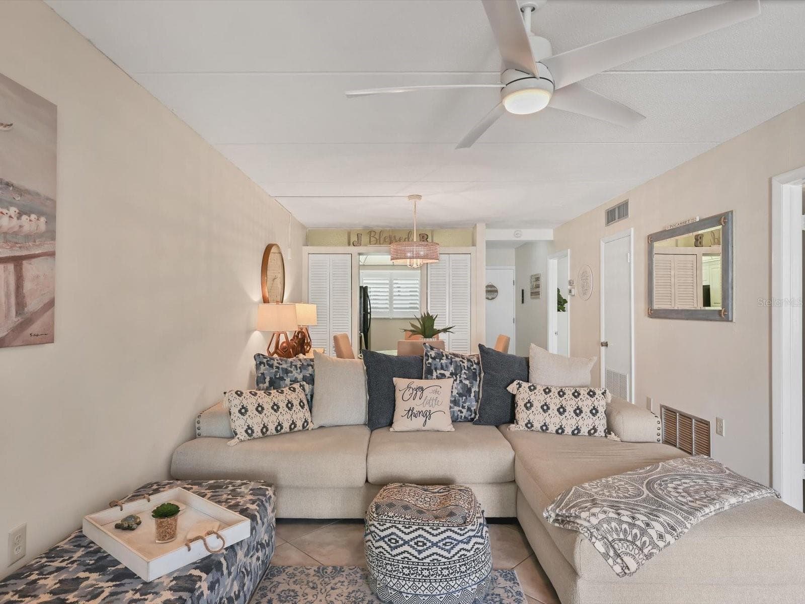 Living room - 708 TAMIAMI TRL S #105, VENICE