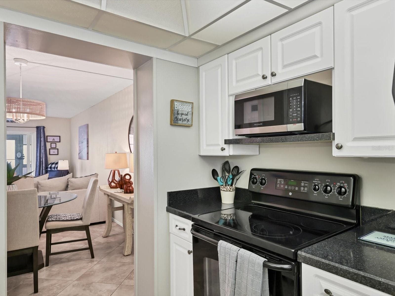 Kitchen - 708 TAMIAMI TRL S #105, VENICE