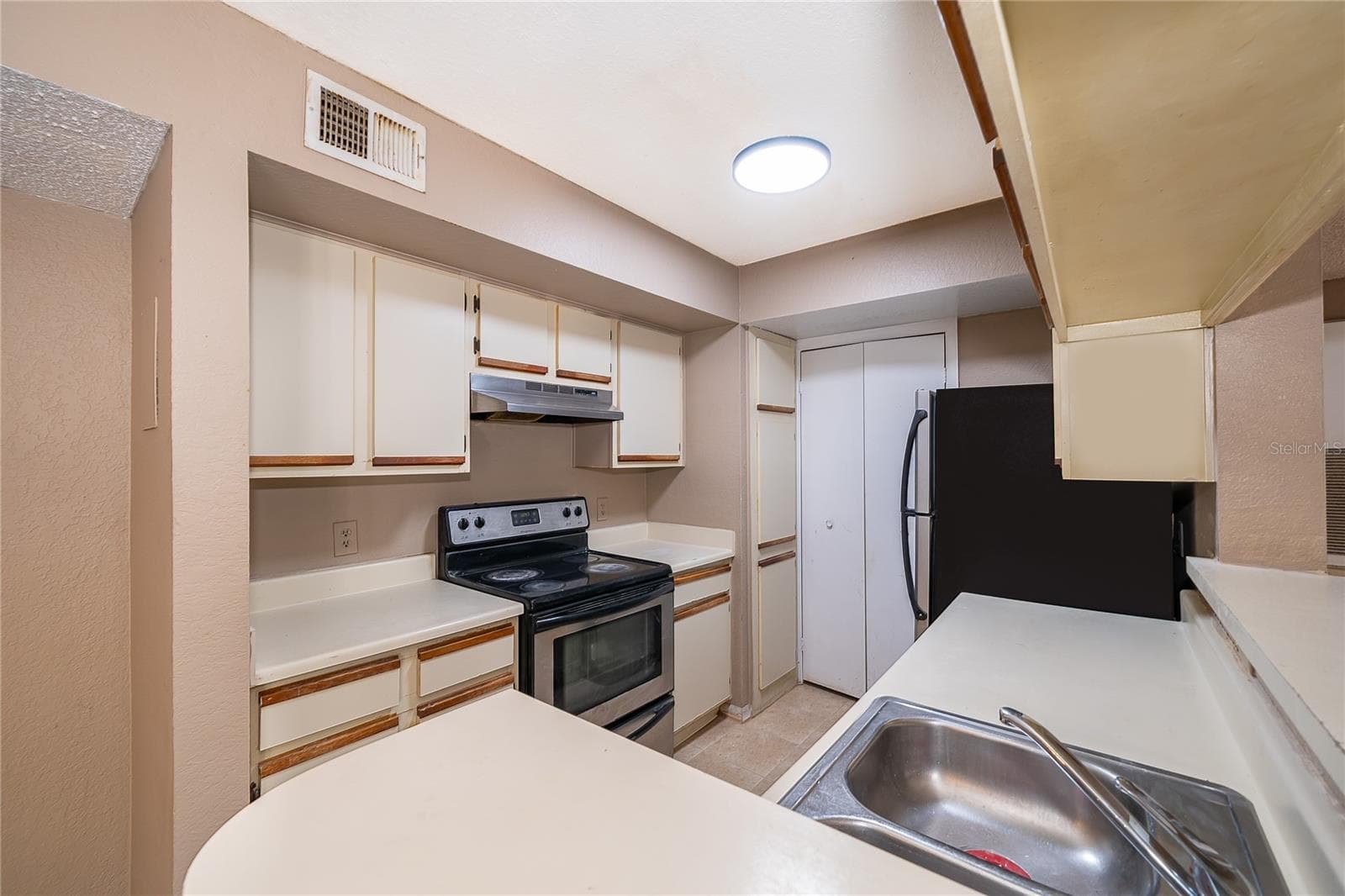 Condominium at 4367 THORNBRIAR LN #206, ORLANDO, photo 6 of 22