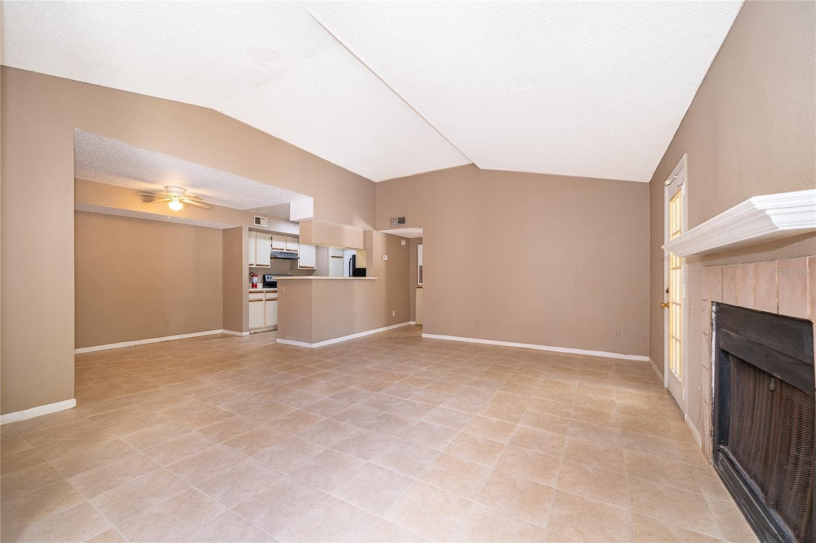 Condominium at 4367 THORNBRIAR LN #206, ORLANDO, photo 9 of 22