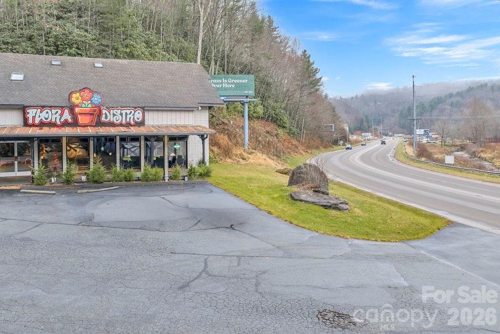 Free Standing Store at 3894 US Highway 321 None S, Blowing Rock, photo 2 of 48