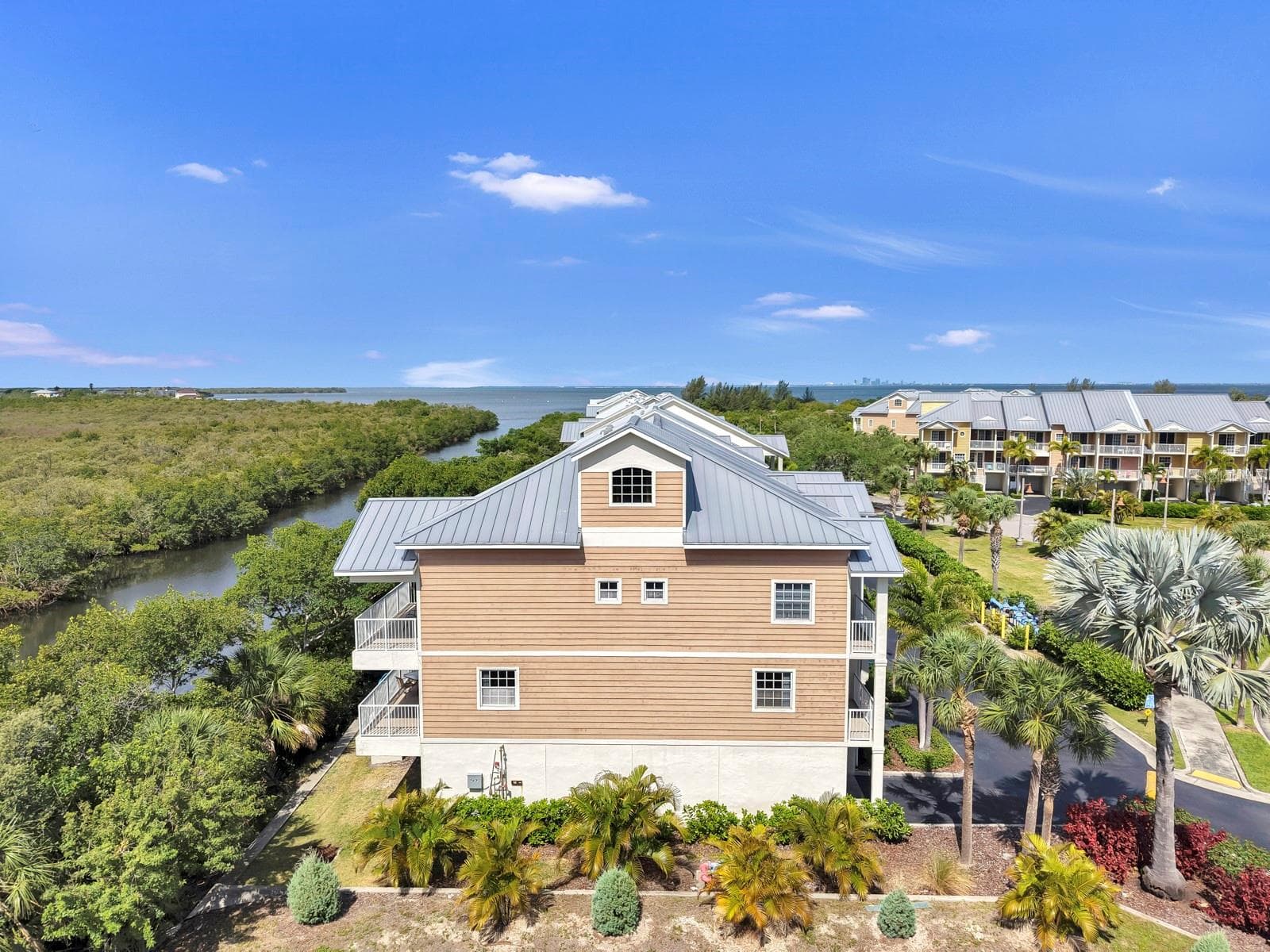 Townhouse at 3202 MANGROVE POINT DR, RUSKIN, photo 8 of 63