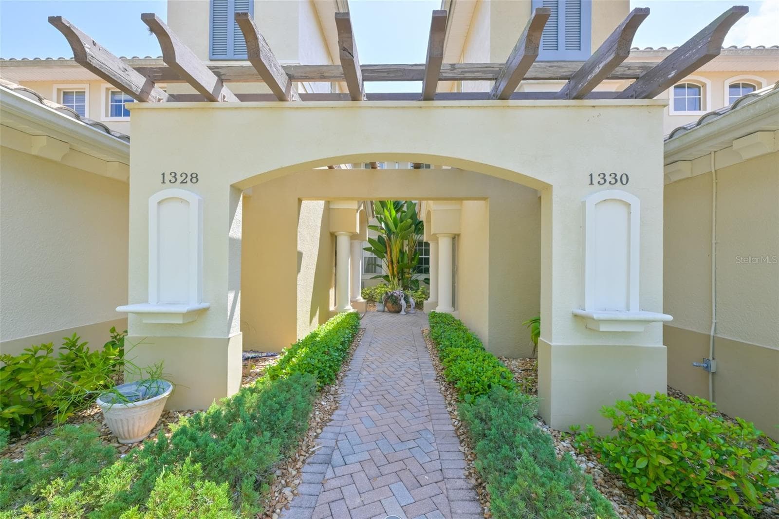 Your private entry - 1330 EMERALD DUNES DR, SUN CITY CENTER