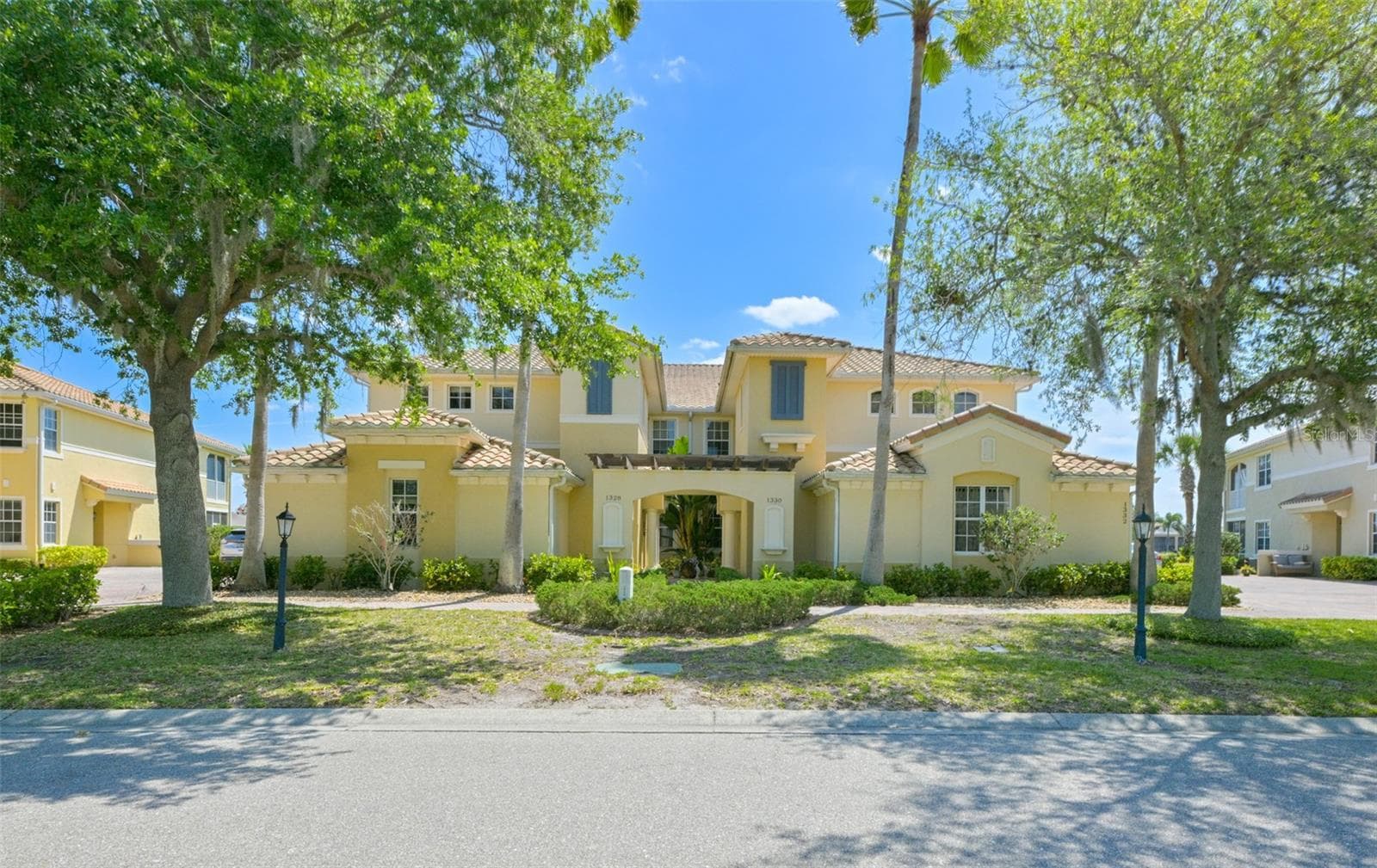 Condominium at 1330 EMERALD DUNES DR, SUN CITY CENTER, photo 33 of 51
