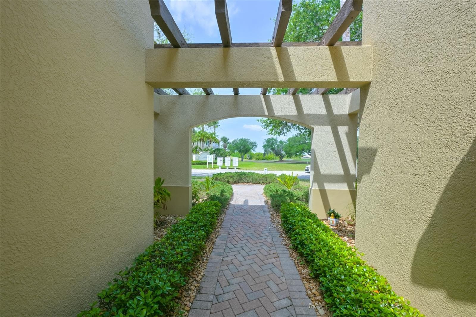 Condominium at 1330 EMERALD DUNES DR, SUN CITY CENTER, photo 35 of 51