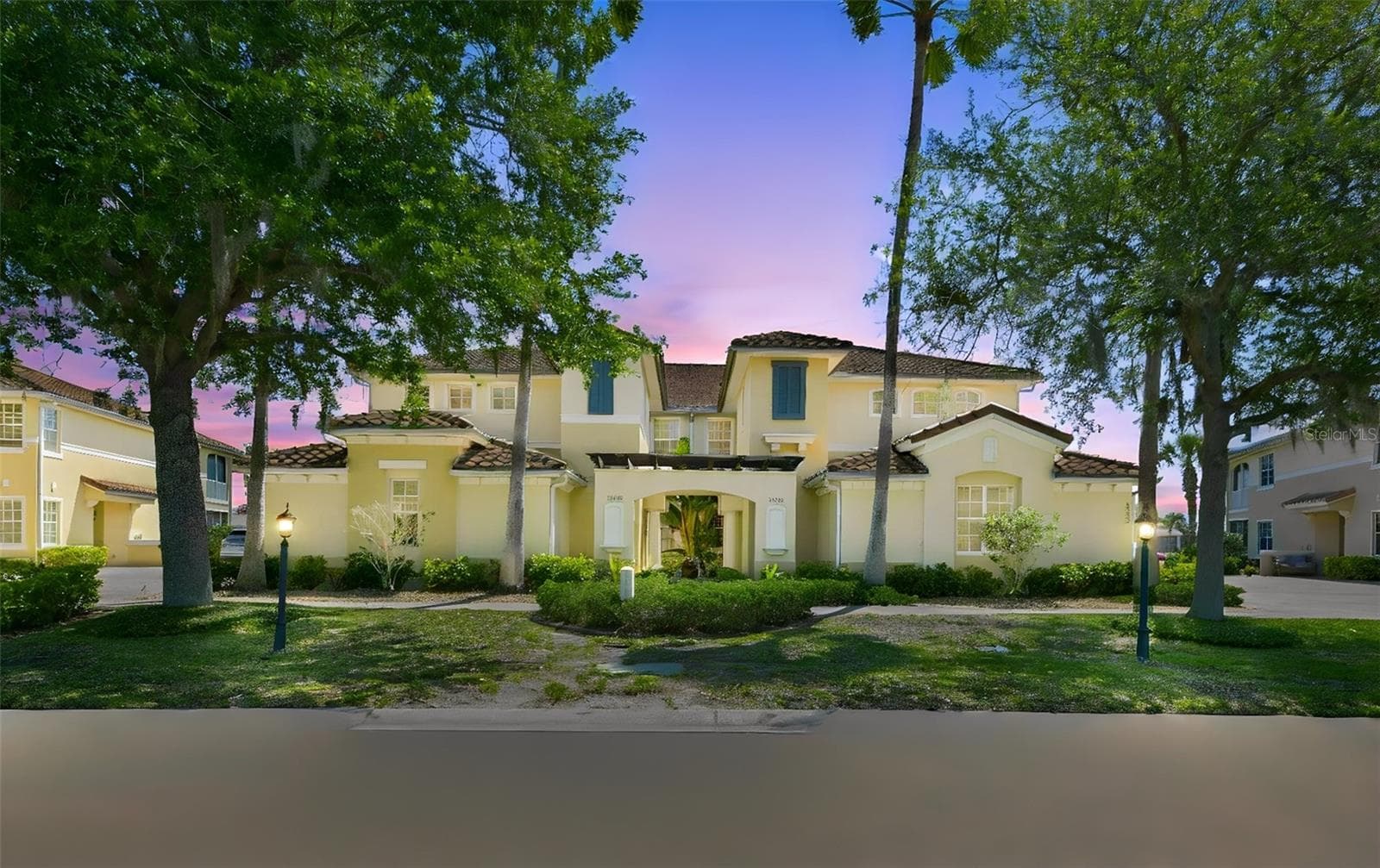 Your home is just steps away of Club Renaissance. - 1330 EMERALD DUNES DR, SUN CITY CENTER