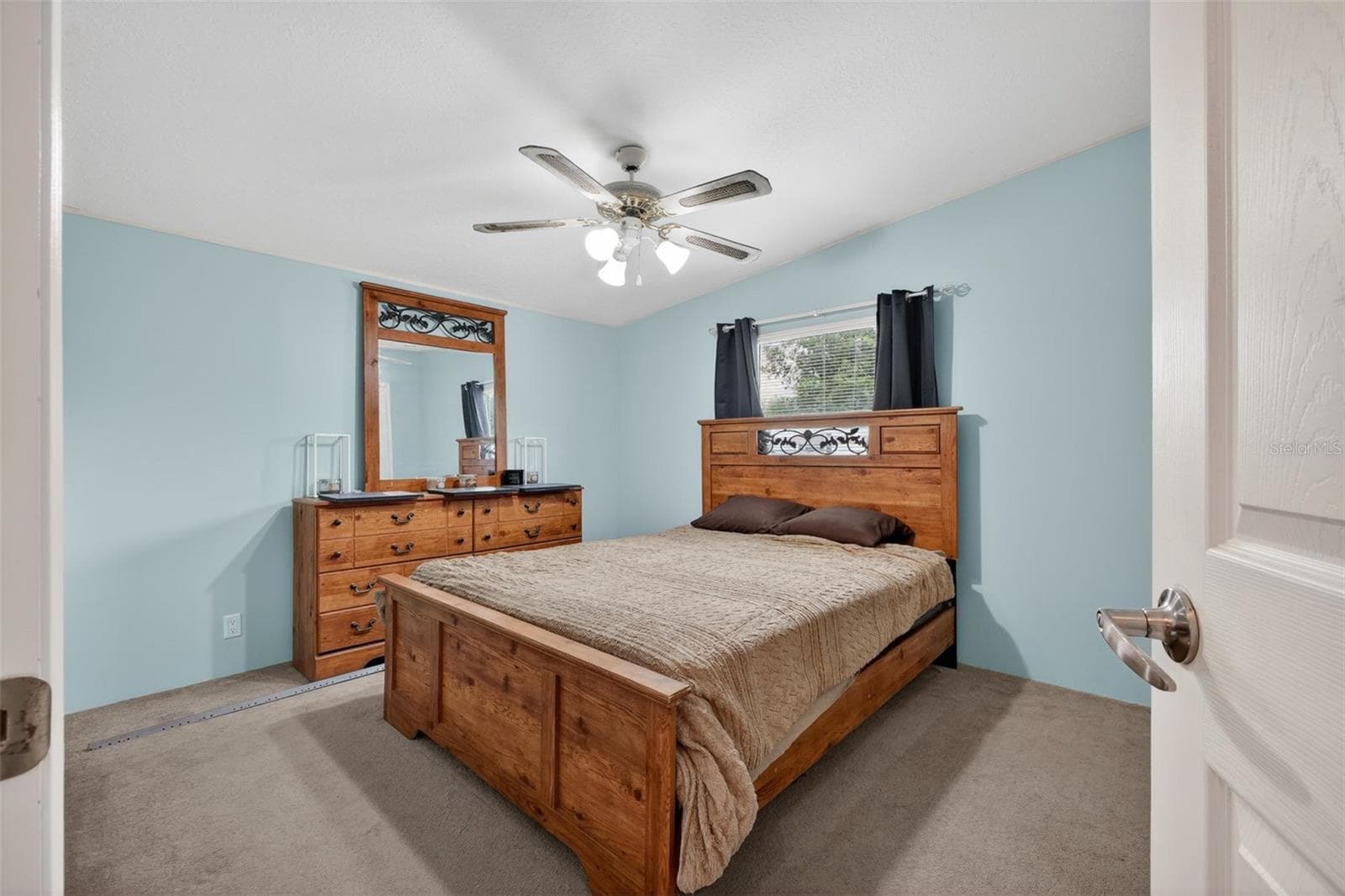 Manufactured Home at 163 WEST ST, OAK HILL, photo 4 of 28