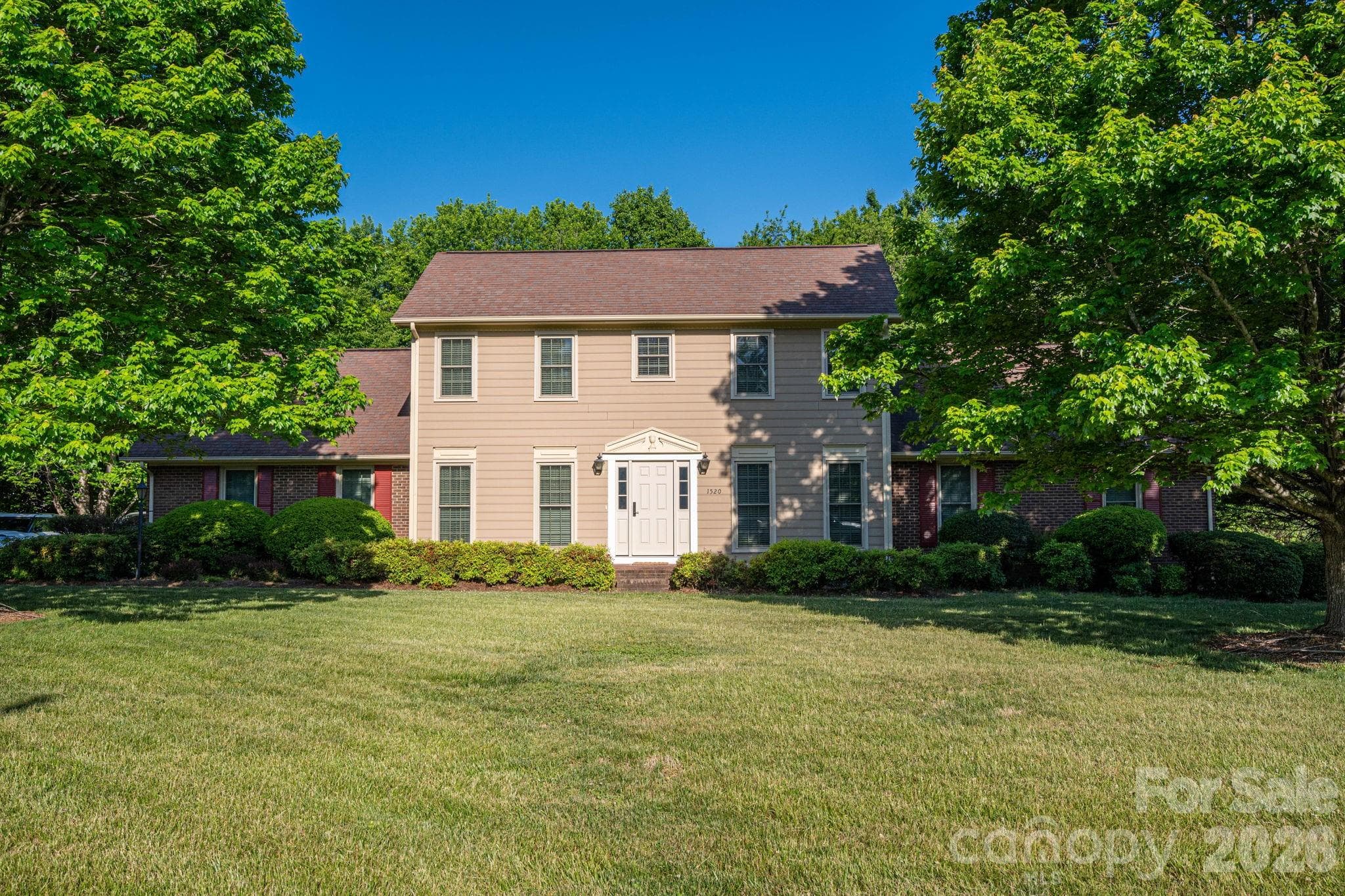 1520 Stableview Drive