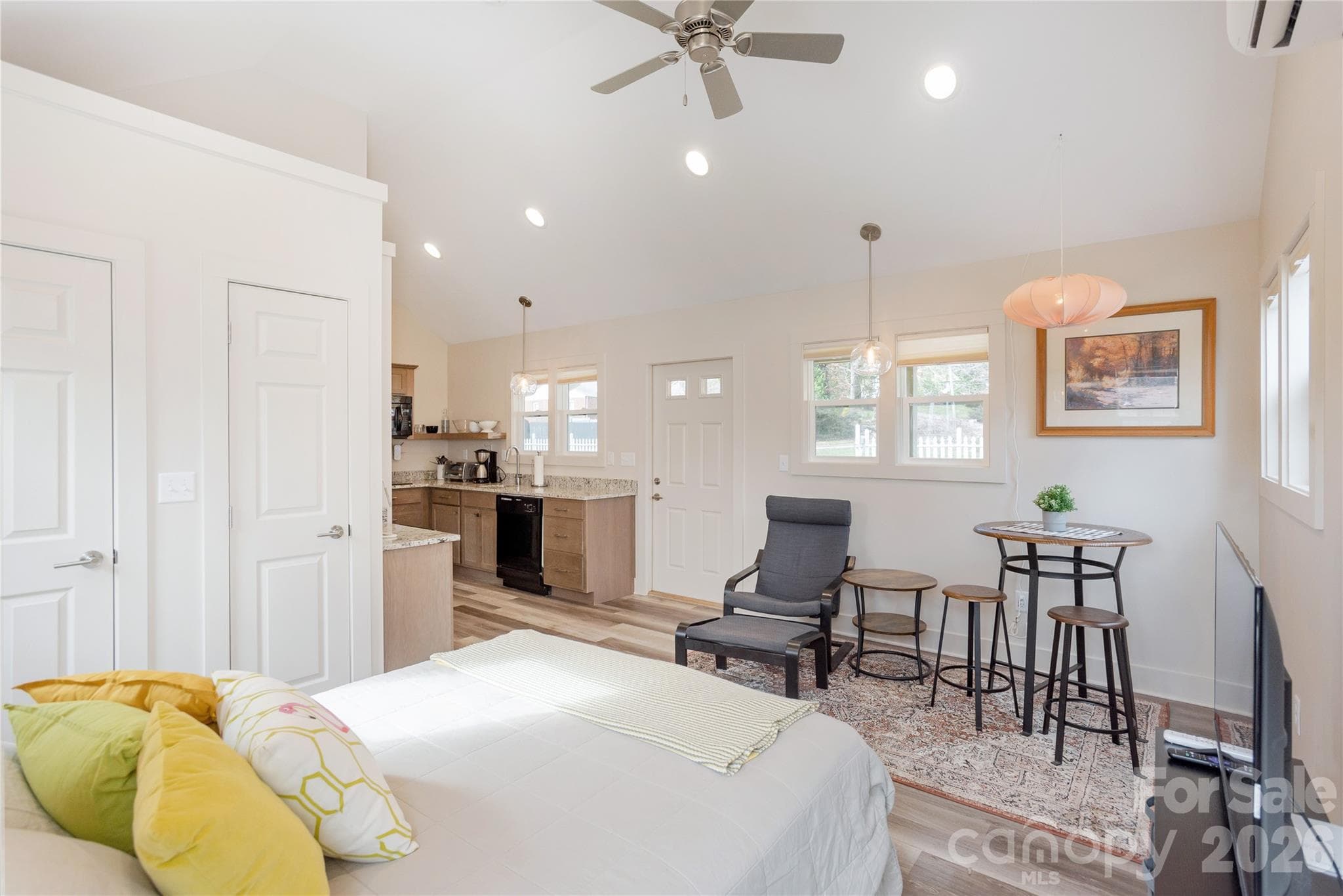 Light and Bright - 606 Ray Avenue, Hendersonville
