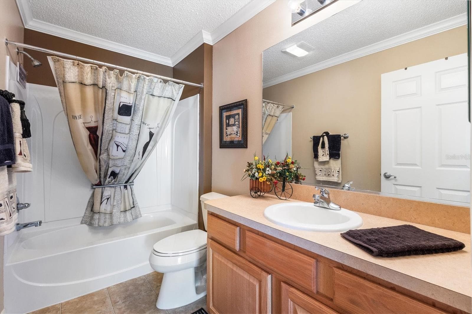 GUEST BATH - 979 SMYRNA ST, THE VILLAGES