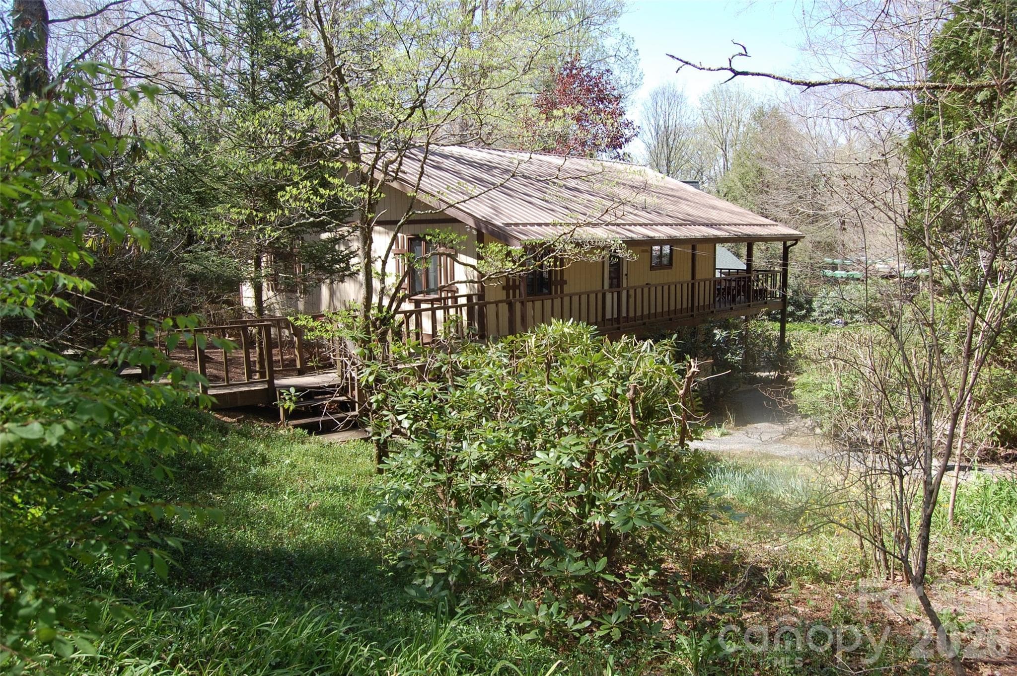 Single Family Residence at 61 Dew Drop Loop, Newland, photo 2 of 29
