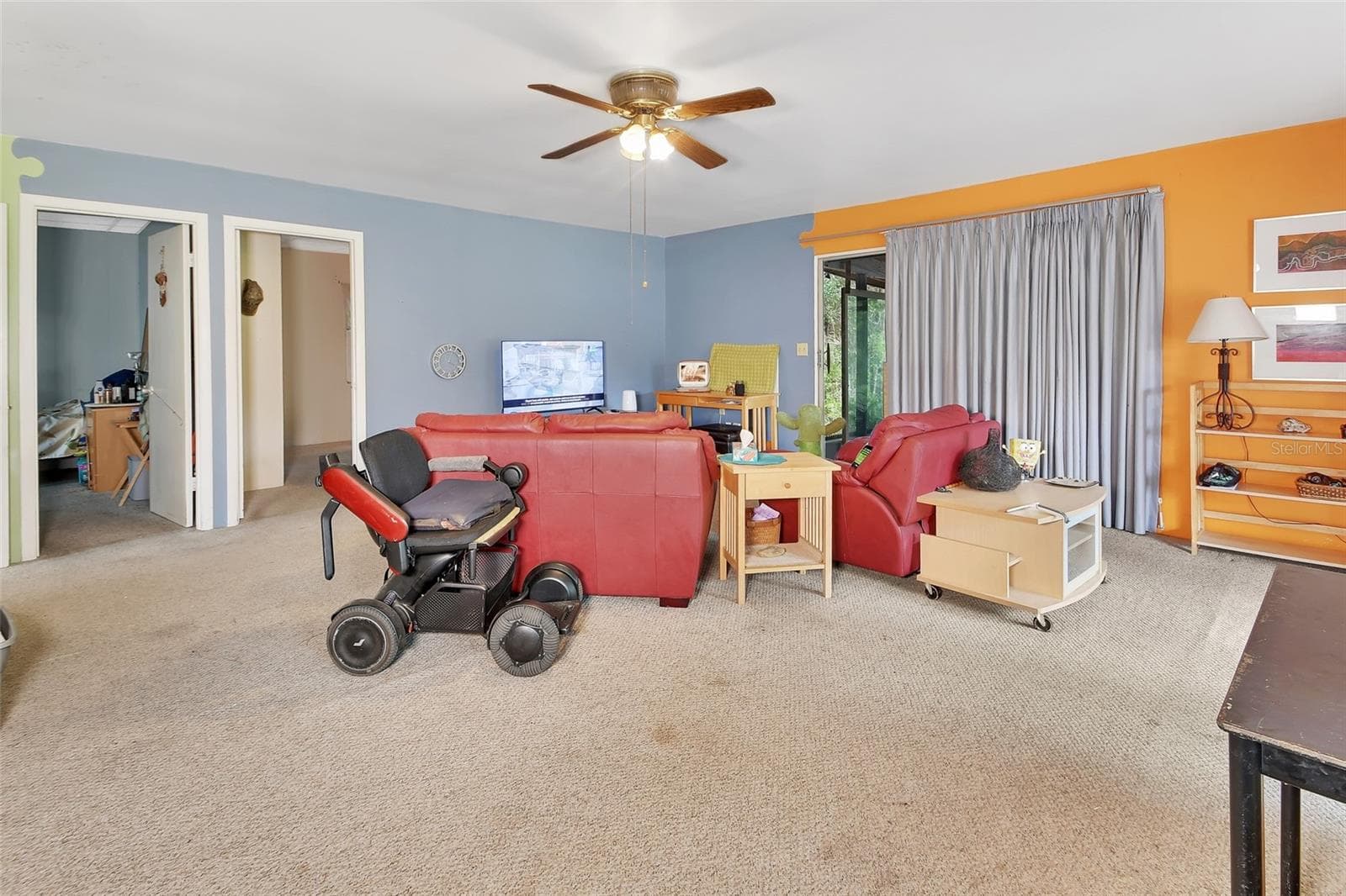 great room - 25801 BLUE LAKES DR, PAISLEY