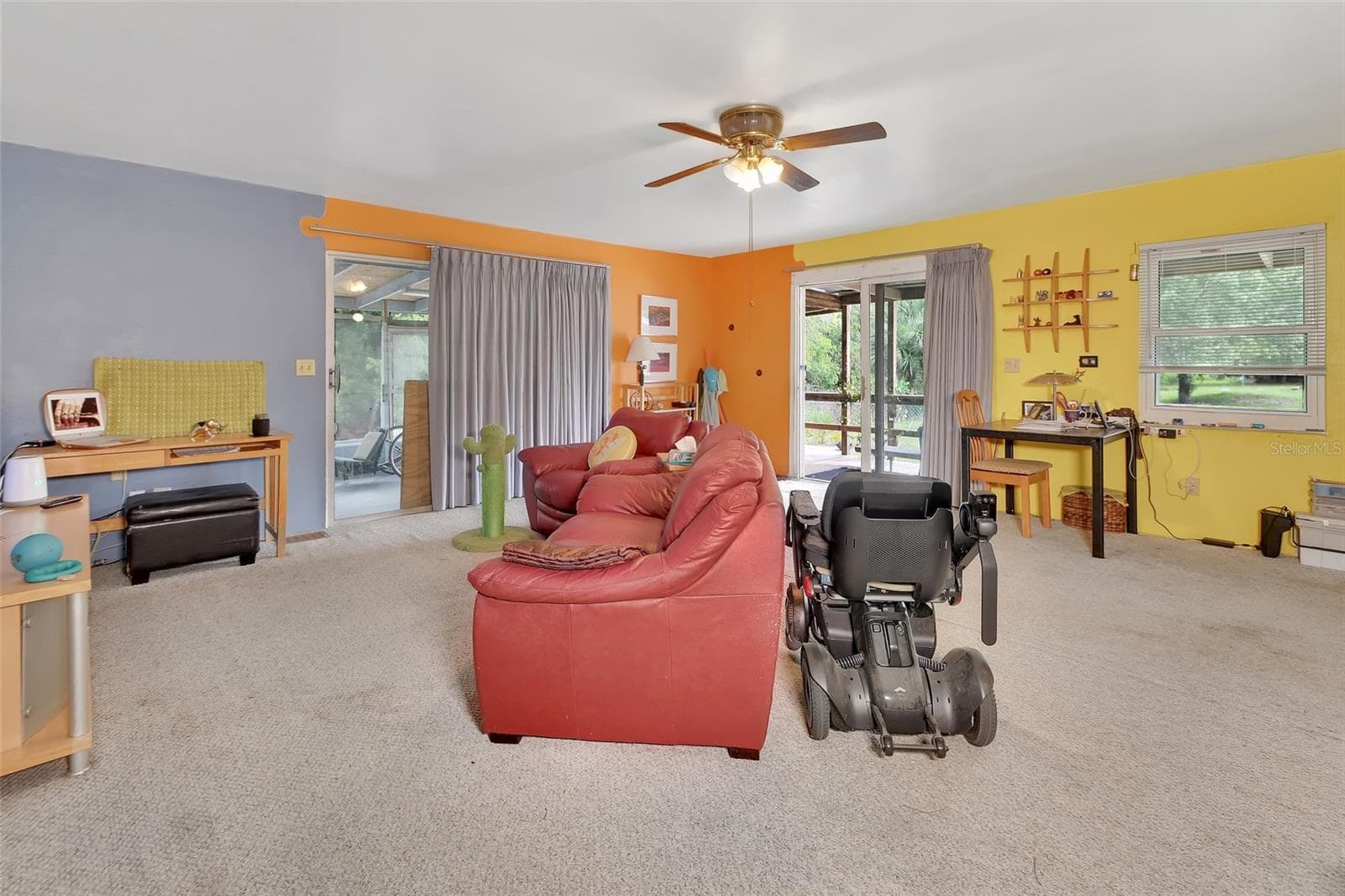 great room - 25801 BLUE LAKES DR, PAISLEY