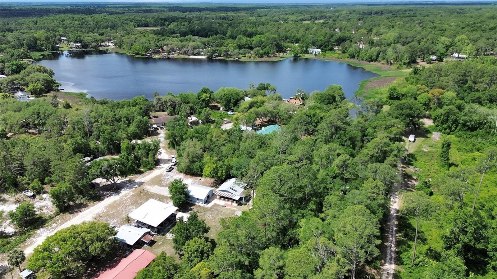 ariel showing lake LULU - 25801 BLUE LAKES DR, PAISLEY