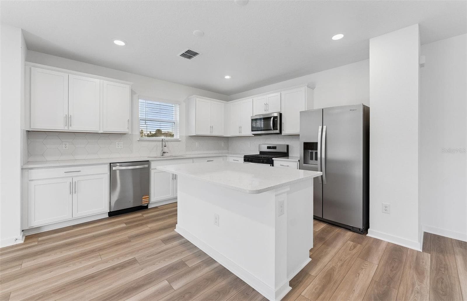 Model Representation - 9748 CRESCENT MOON DR, RIVERVIEW