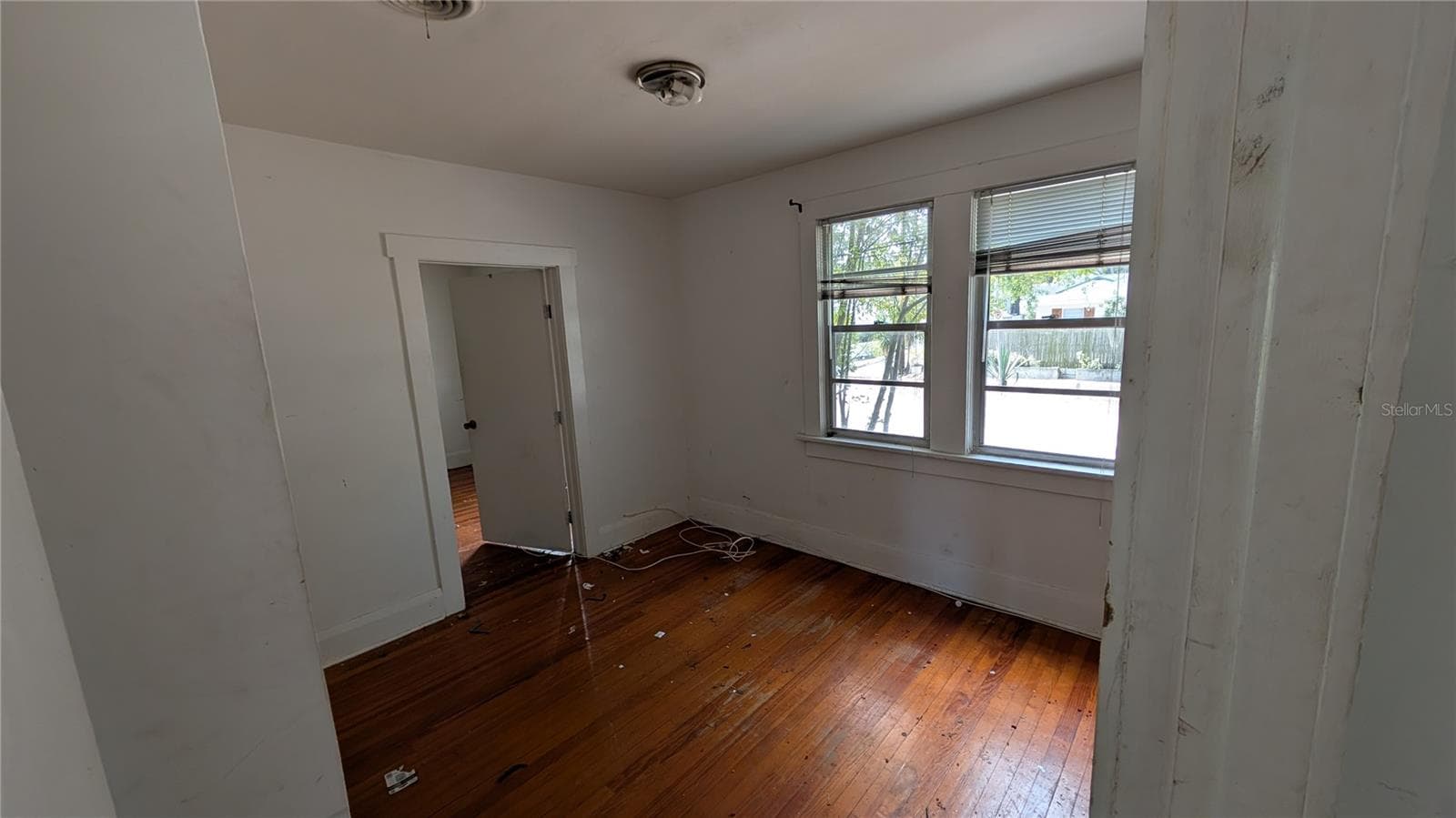 Duplex at 114 S BUNGALOW PARK AVE, TAMPA, photo 5 of 100