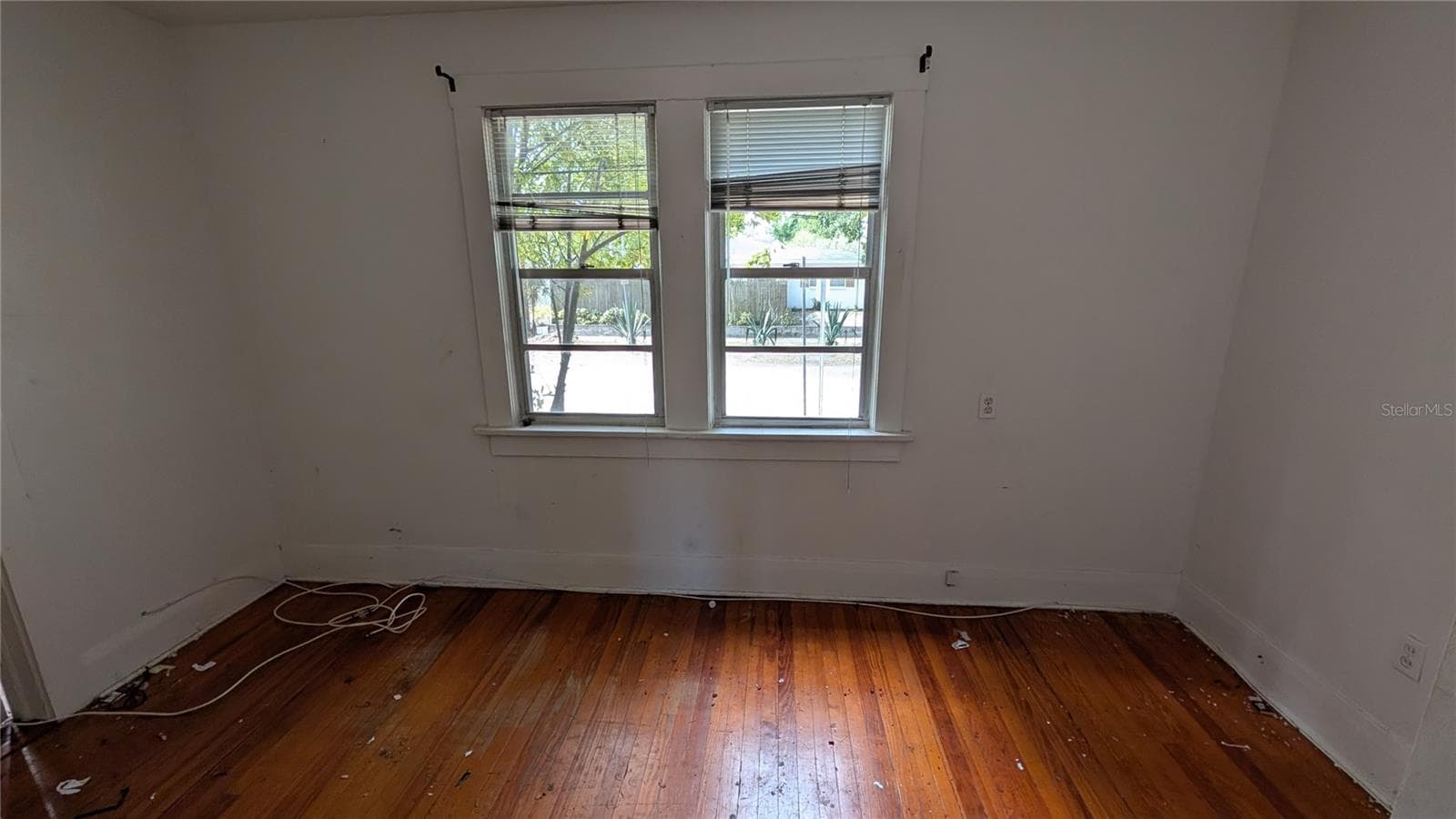 Duplex at 114 S BUNGALOW PARK AVE, TAMPA, photo 6 of 100