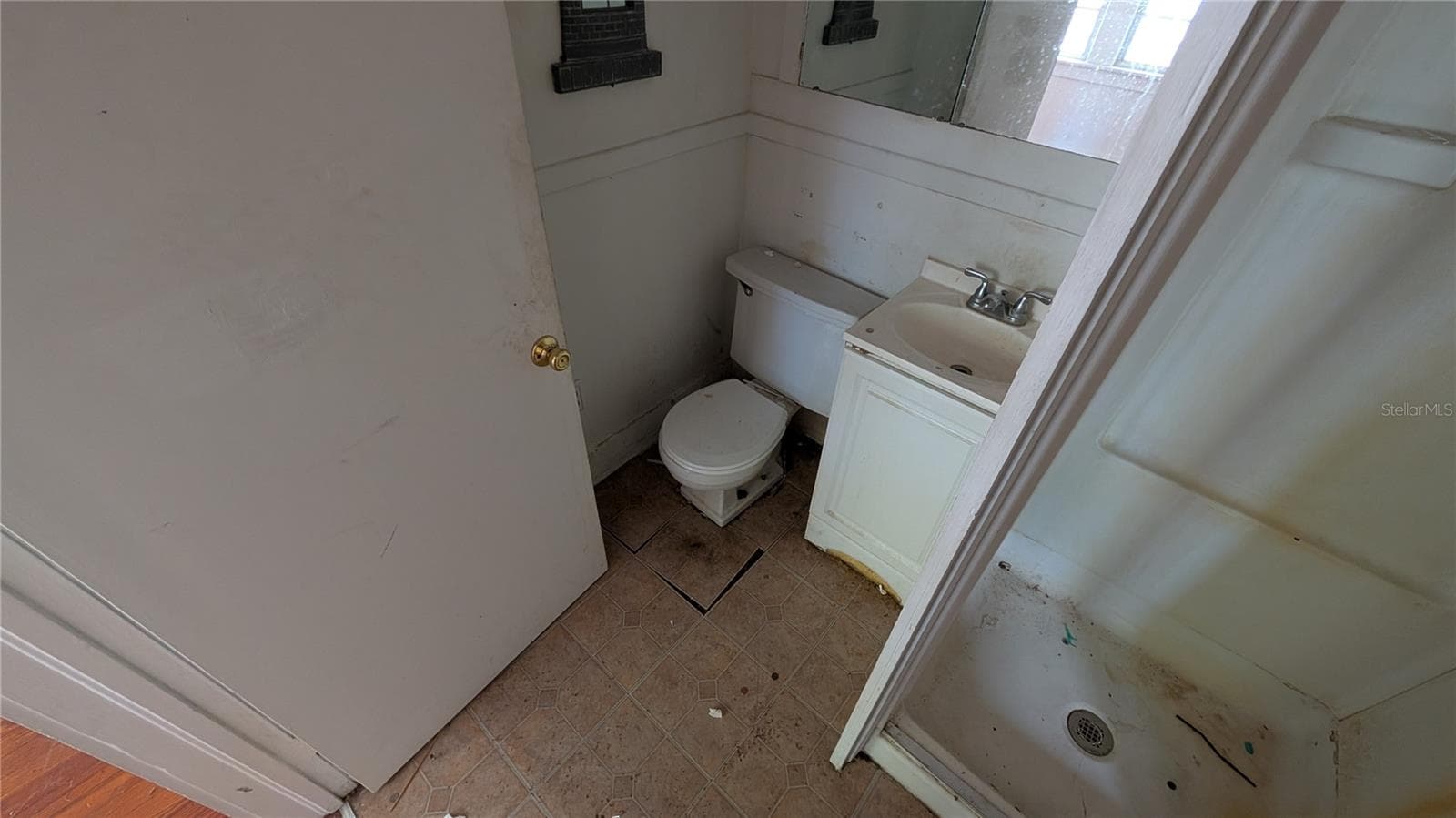 Duplex at 114 S BUNGALOW PARK AVE, TAMPA, photo 10 of 100