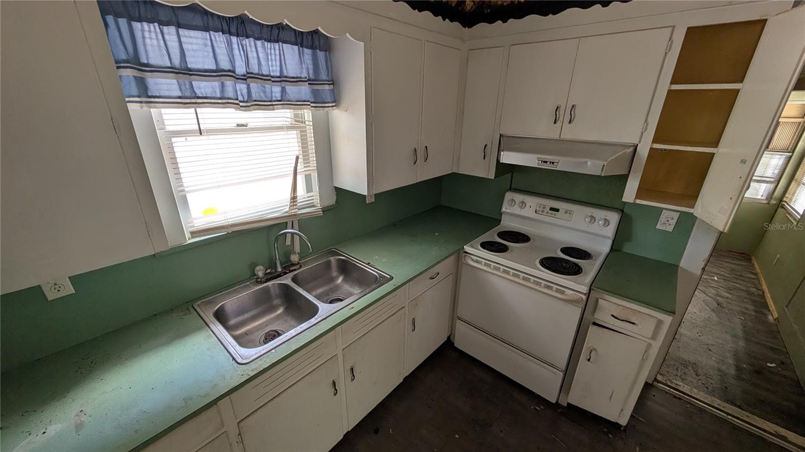 Duplex at 114 S BUNGALOW PARK AVE, TAMPA, photo 25 of 100