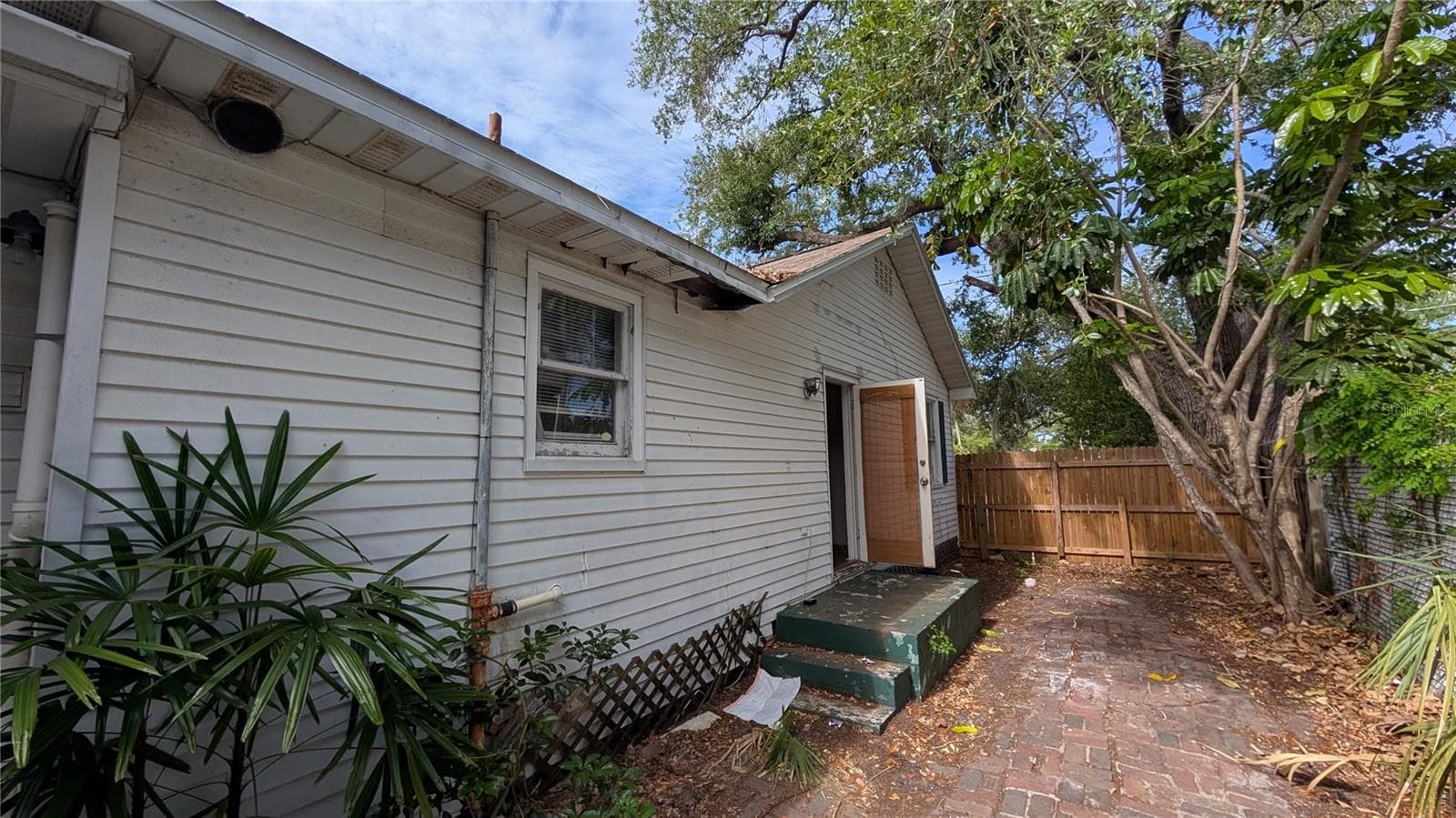 Duplex at 114 S BUNGALOW PARK AVE, TAMPA, photo 36 of 100