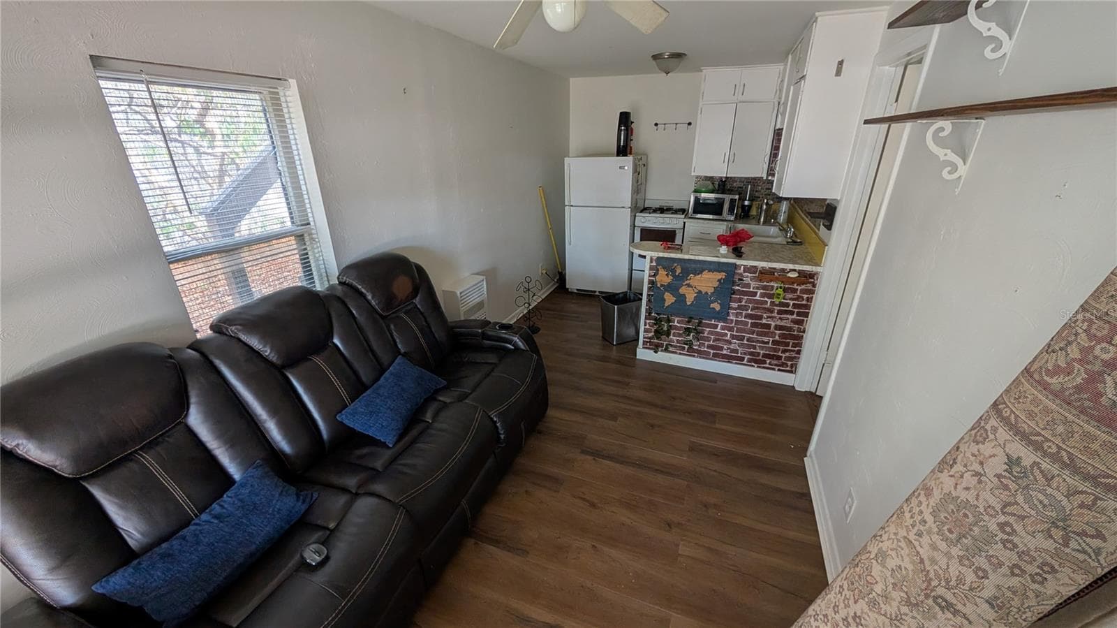 Duplex, first floor 1 Bed / 1 Bath unit - 114 S BUNGALOW PARK AVE, TAMPA