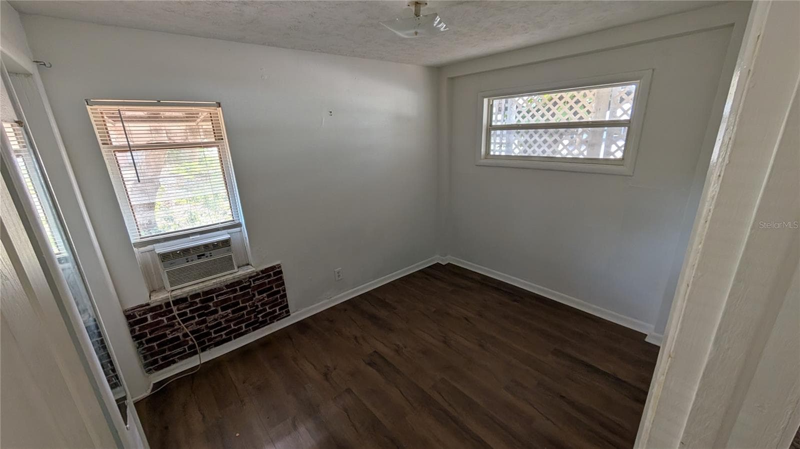 Duplex at 114 S BUNGALOW PARK AVE, TAMPA, photo 54 of 100