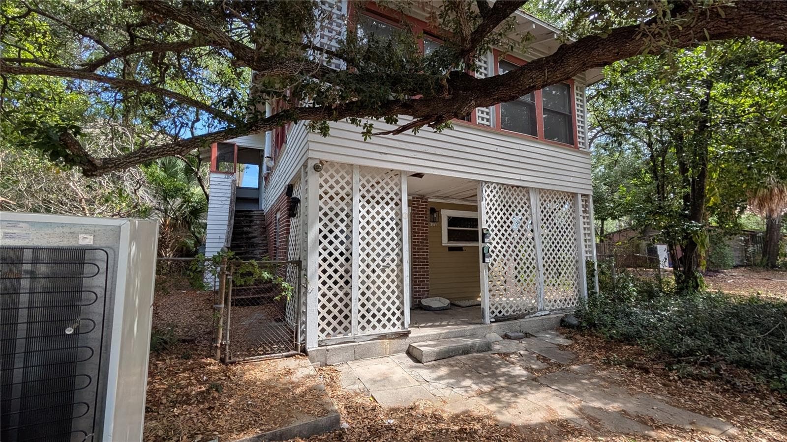 Duplex at 114 S BUNGALOW PARK AVE, TAMPA, photo 59 of 100