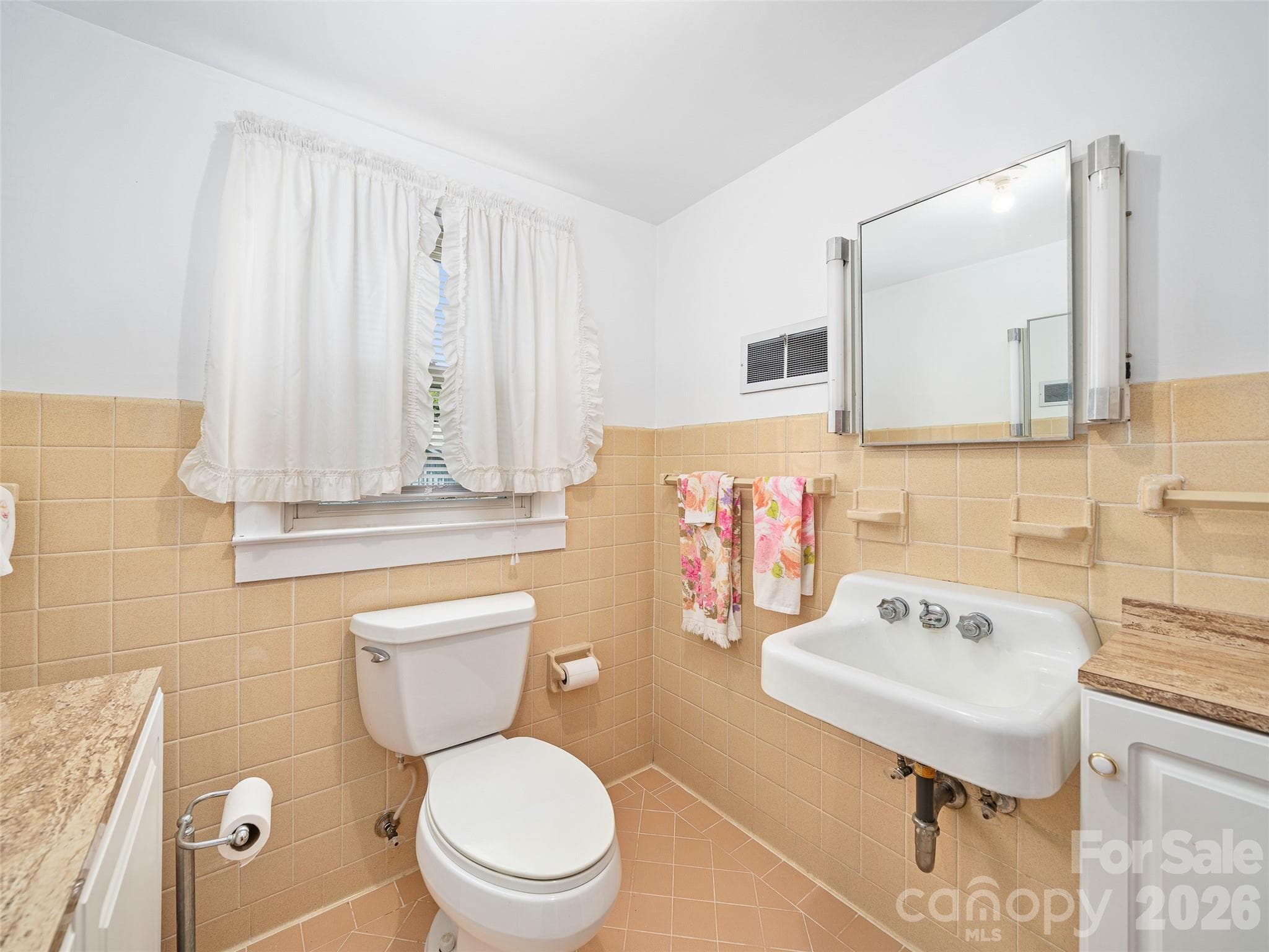Upstairs Half-Bath - Burnsville