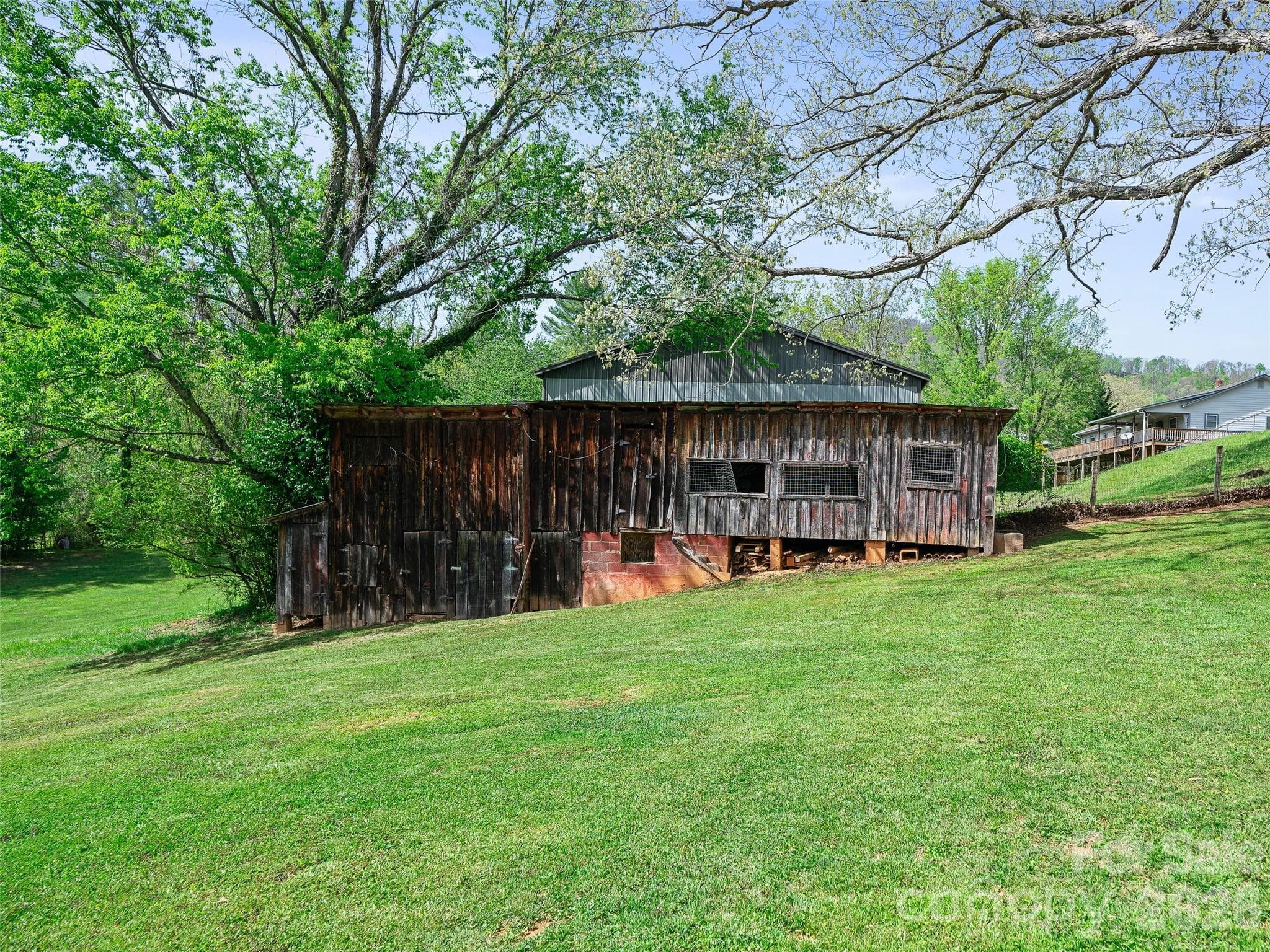 Family Barn - Burnsville