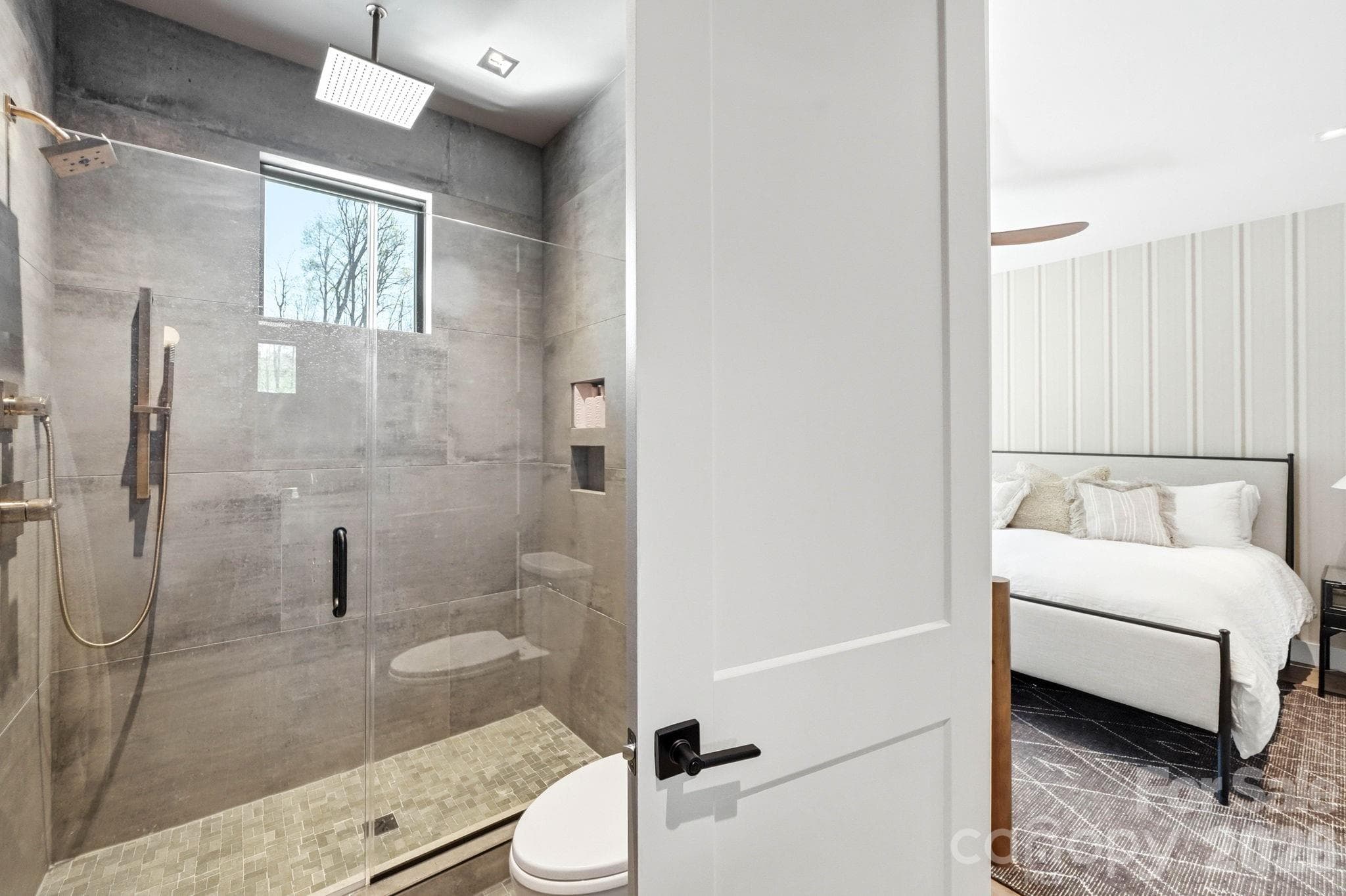 Large guest bedroom, upper level - 270 Osprey Drive, Banner Elk