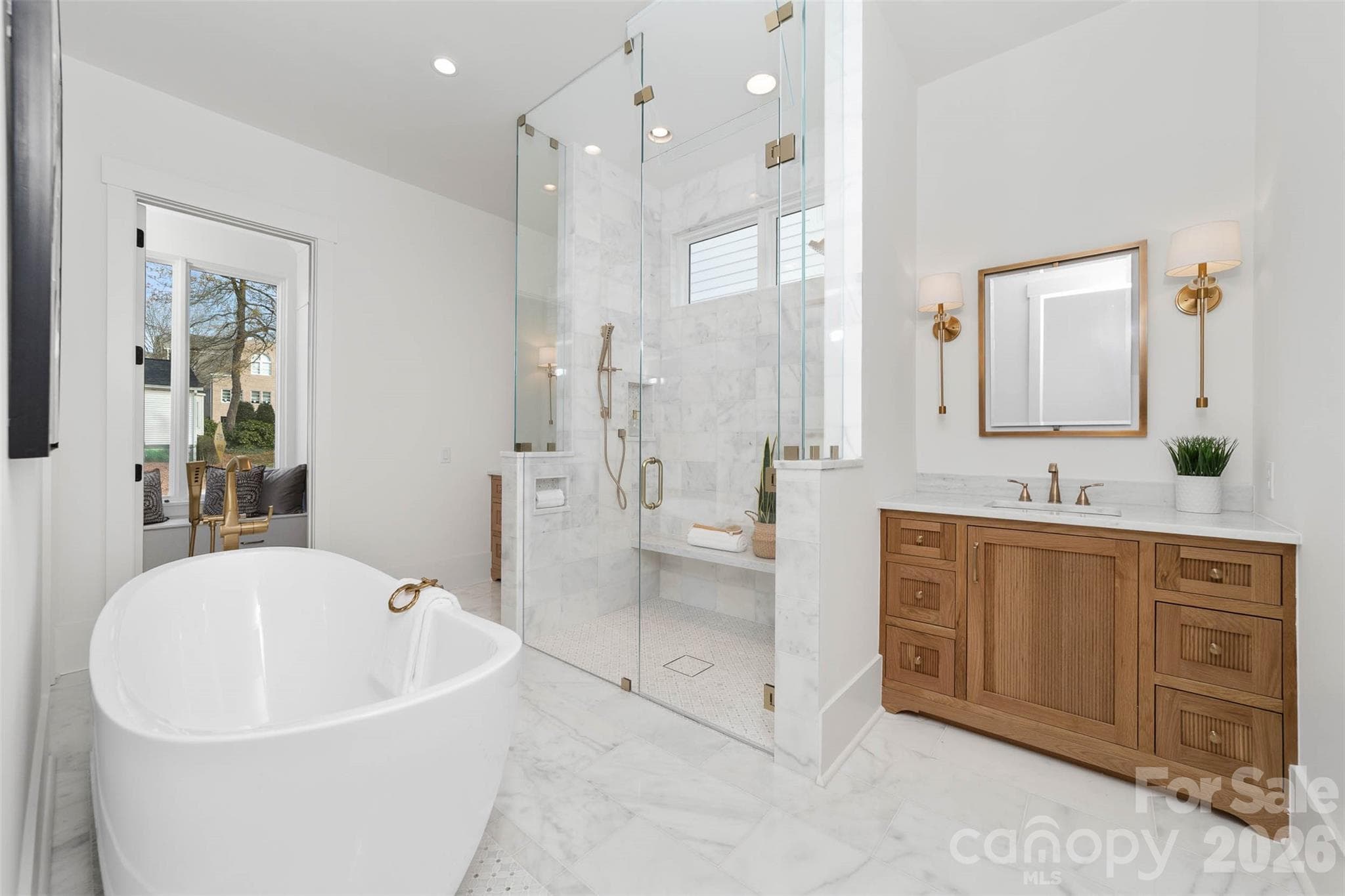 Primary ensuite - 216 Walnut Street, Davidson