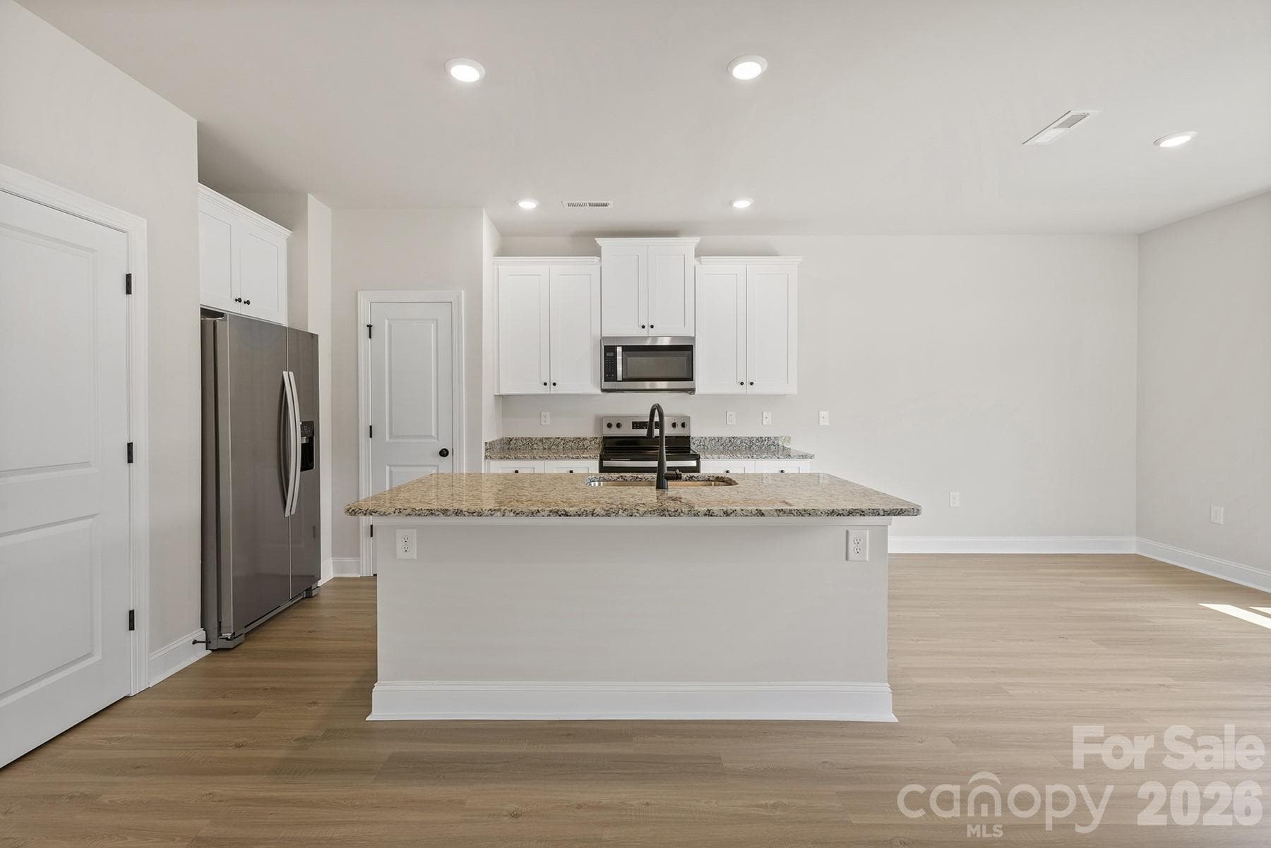 Single Family Residence at 3334 Yorkshire Drive, Gastonia, photo 5 of 18