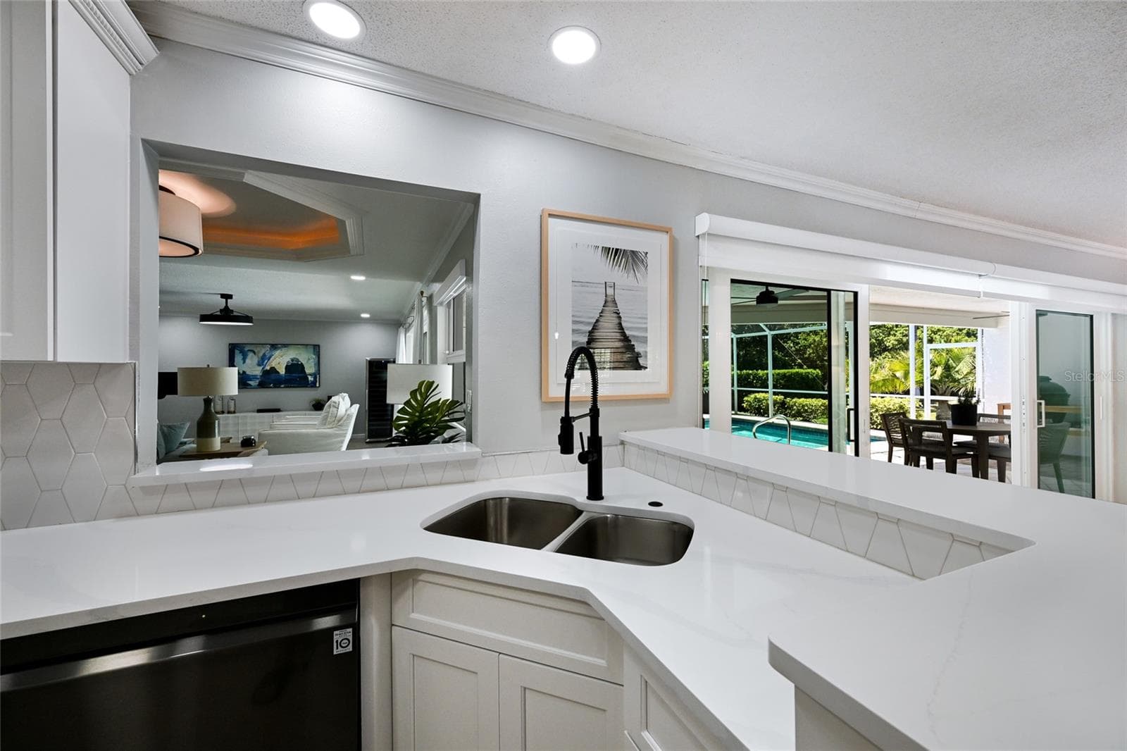 Single Family Residence at 430 BIRD KEY DR, SARASOTA, photo 13 of 46
