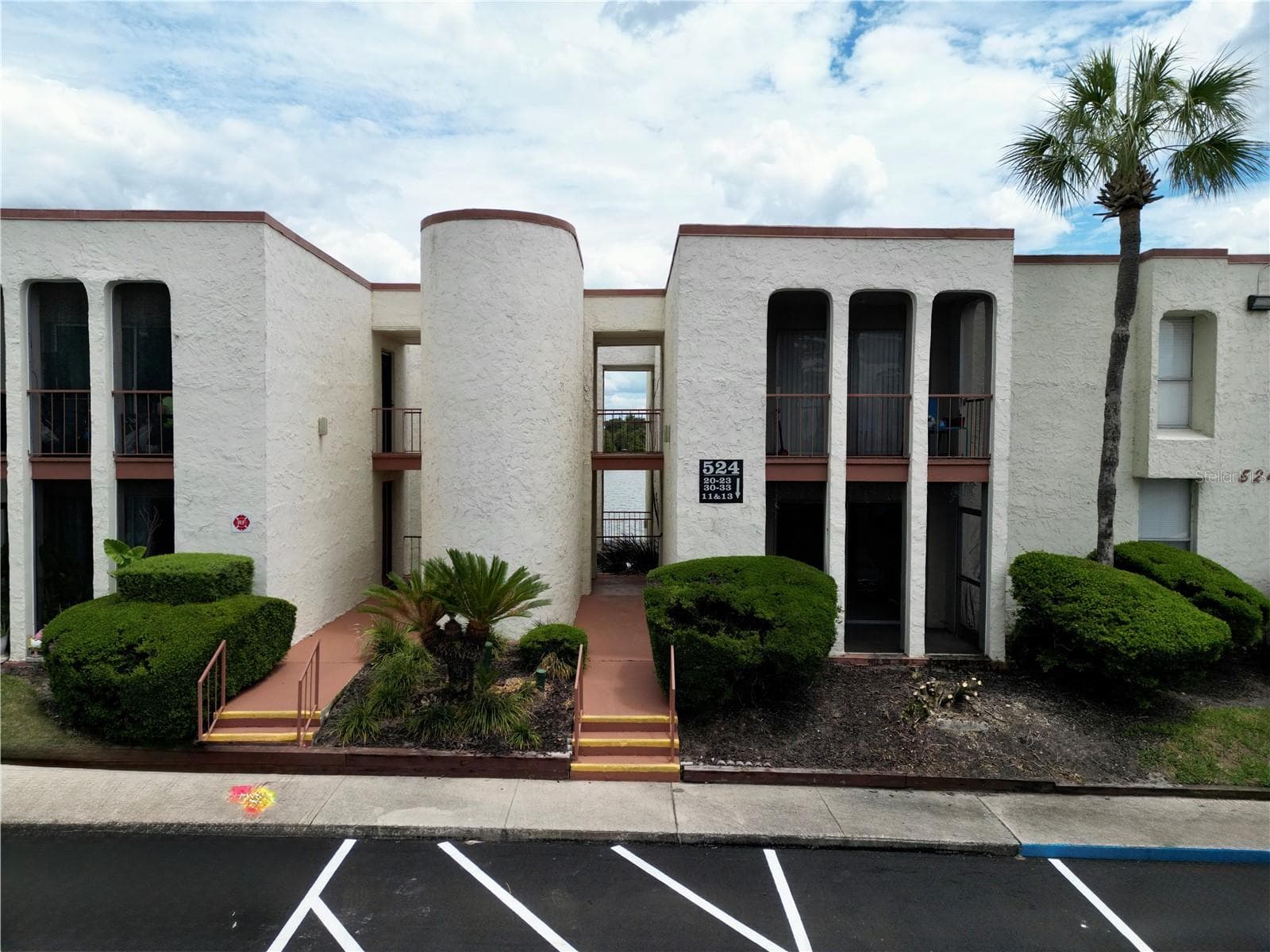 Condominium at 524 ORANGE DR #11, ALTAMONTE SPRINGS, photo 2 of 27