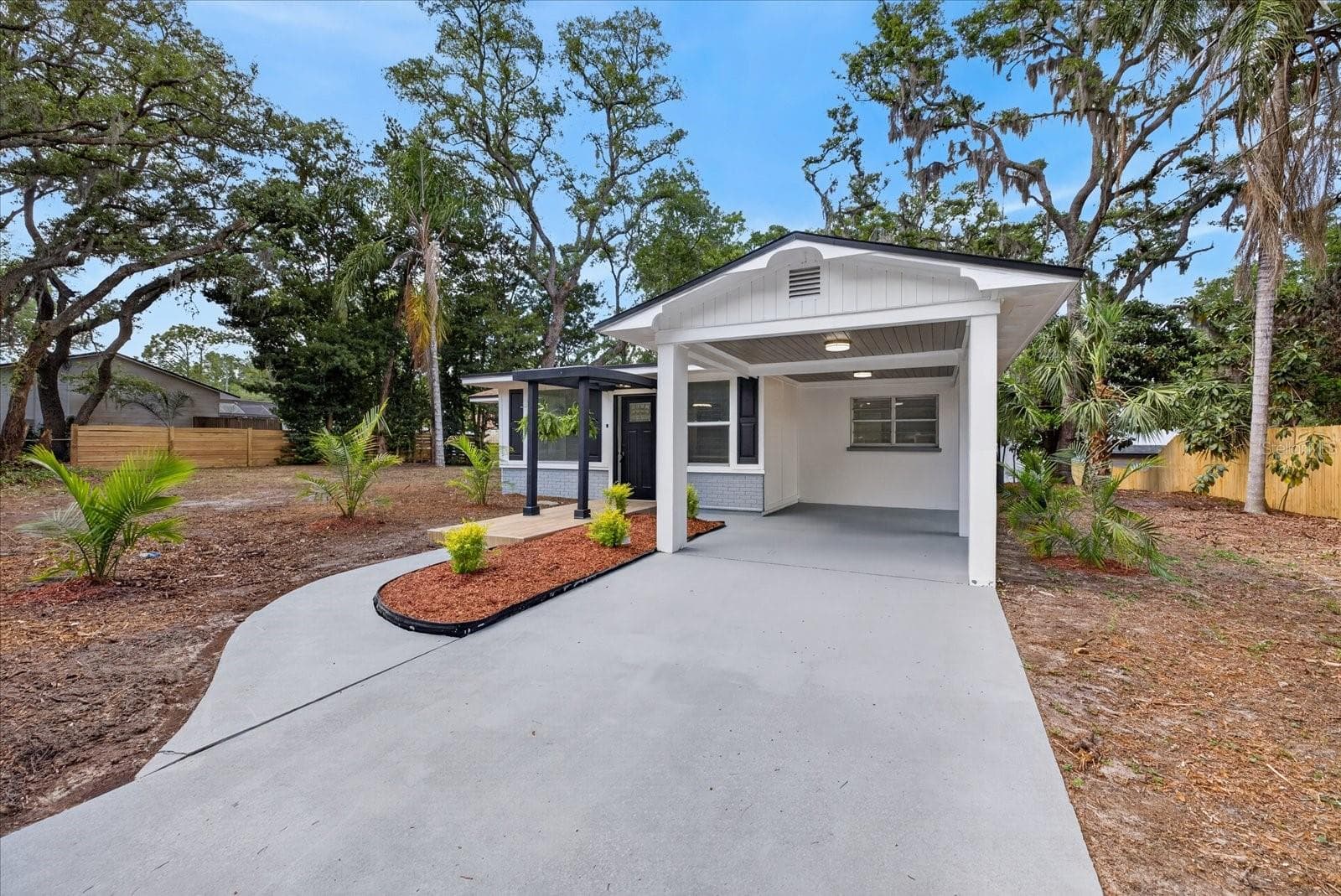 Single Family Residence at 7806 E 114TH AVE, TAMPA, photo 4 of 34