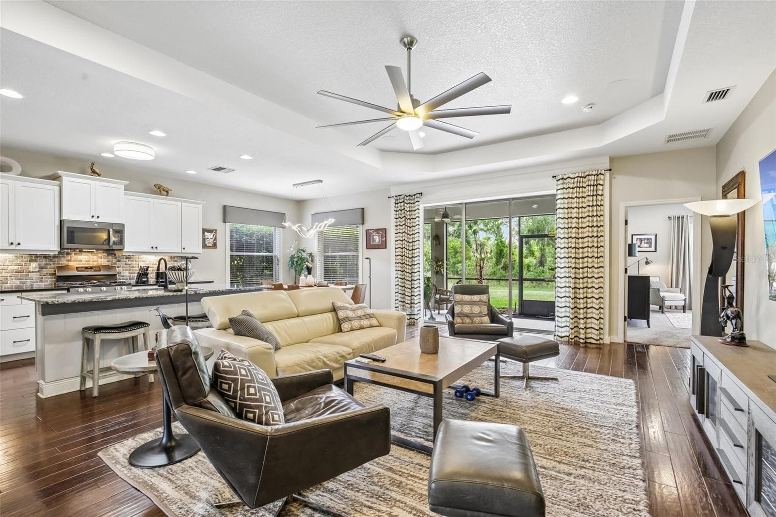 Single Family Residence at 12307 WHISPER LAKE DR, BRADENTON, photo 6 of 35