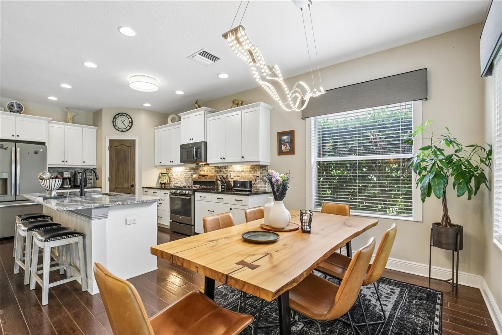 Single Family Residence at 12307 WHISPER LAKE DR, BRADENTON, photo 8 of 35