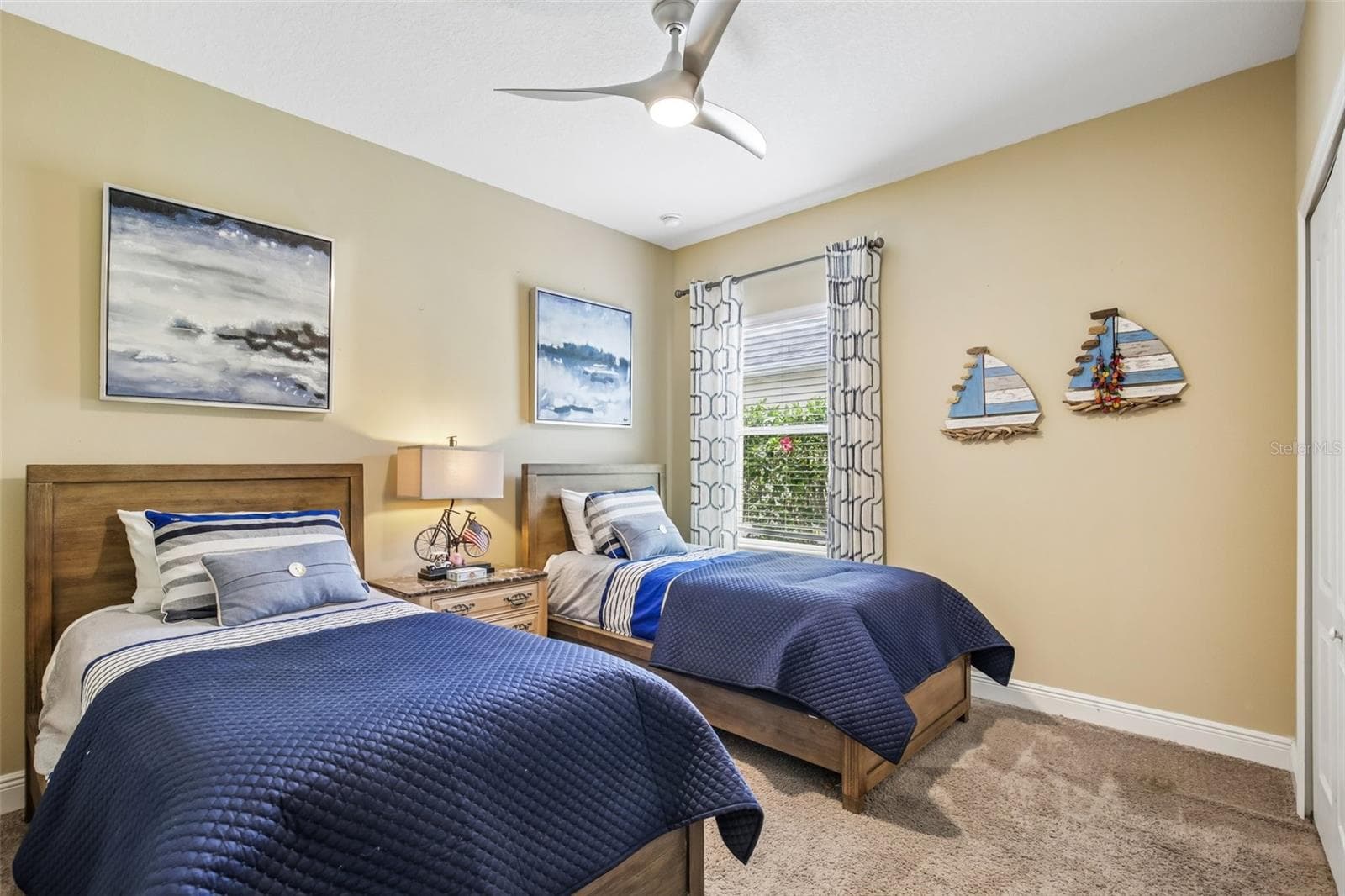 Single Family Residence at 12307 WHISPER LAKE DR, BRADENTON, photo 18 of 35