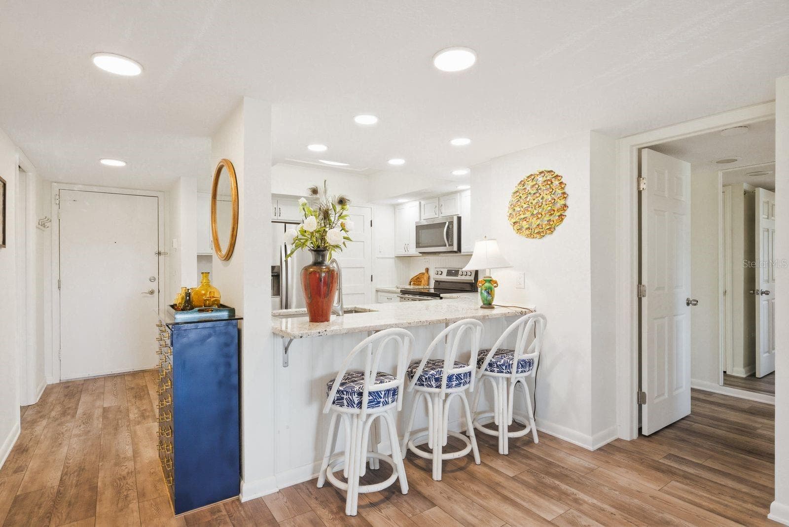 Breakfast Bar - 302 MARINER DR #302, TARPON SPRINGS