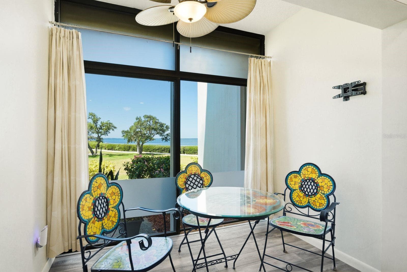 Guest Bedroom Sitting Area - 302 MARINER DR #302, TARPON SPRINGS