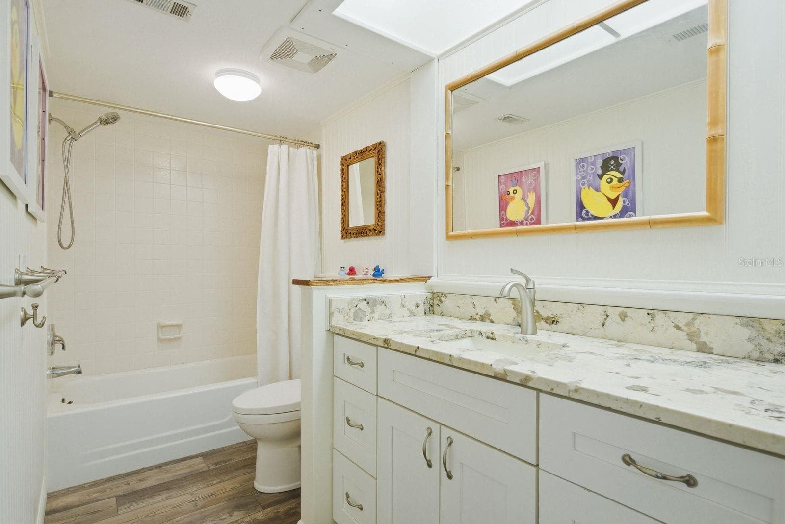 Guest Bathroom - 302 MARINER DR #302, TARPON SPRINGS