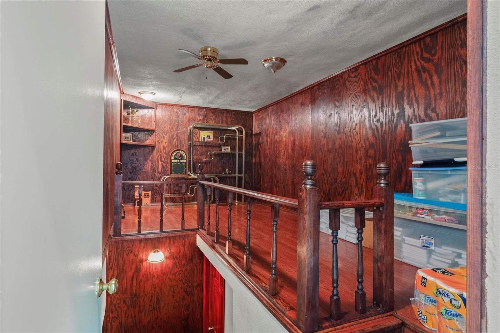 PRIVATE SEATING ABOVE CELLAR - 1105 YORKSHIRE ST, PORT CHARLOTTE