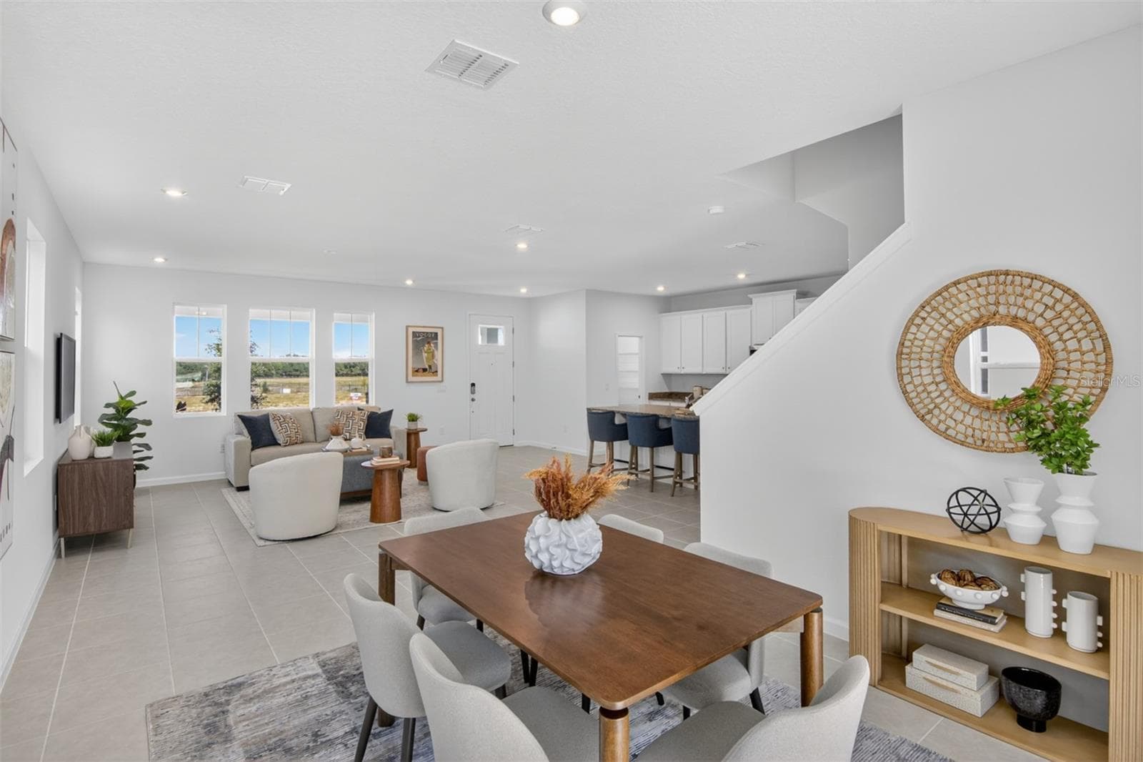 Rainwood Grayton Model Dining Room - 345 FREE RANGE DR, GROVELAND